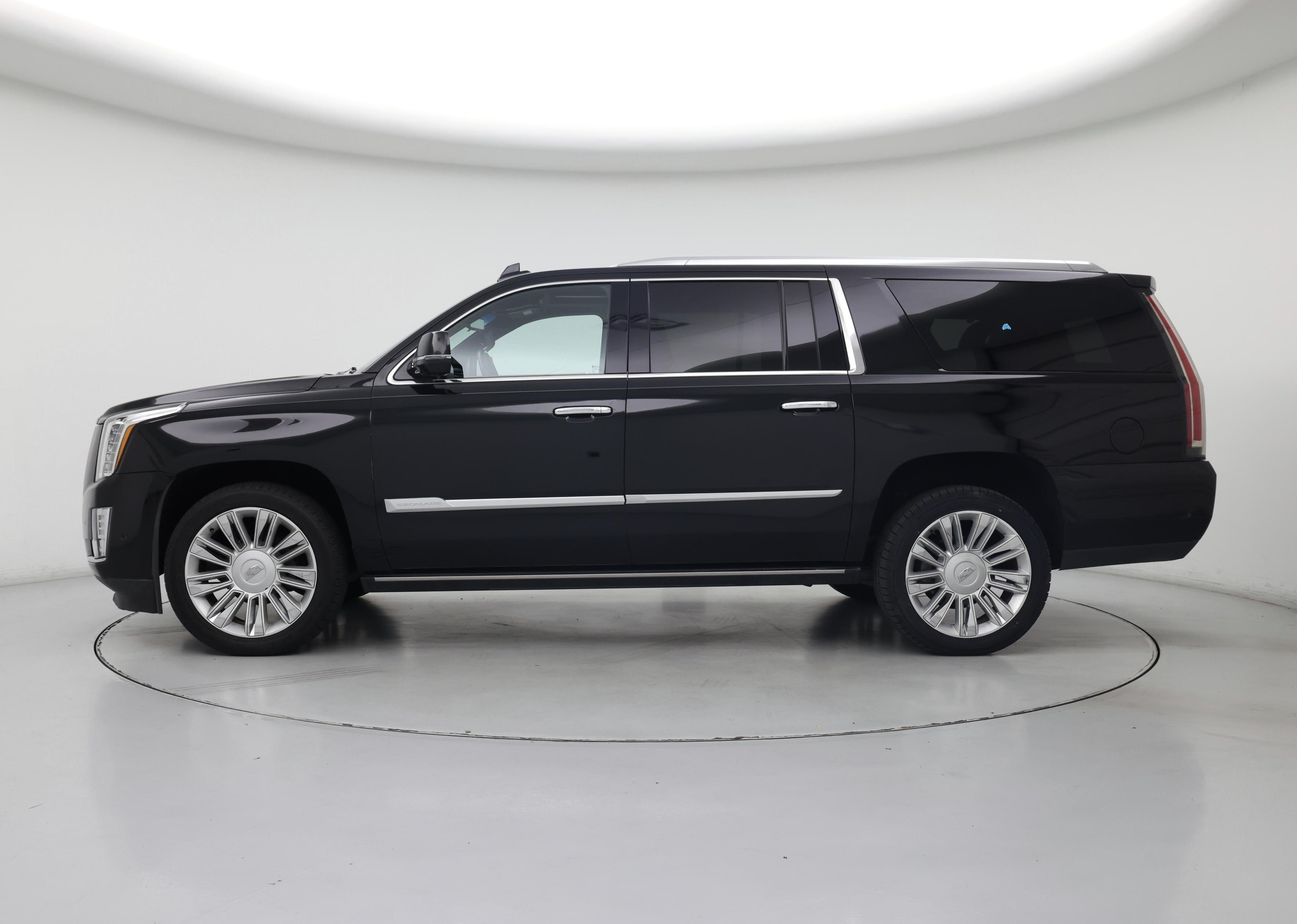 Thumbnail: 2018 Cadillac Escalade - 3