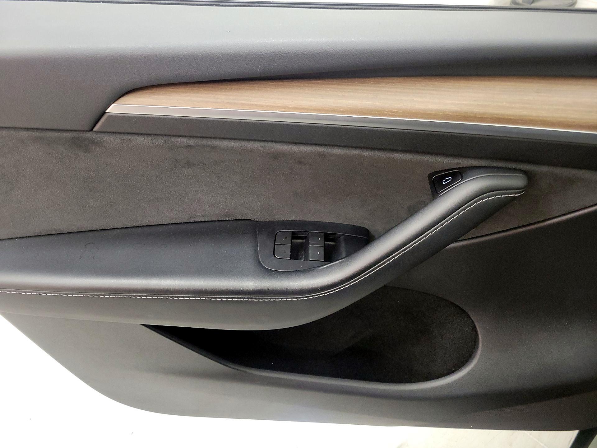 Thumbnail: 2023 Tesla Model Y - 12