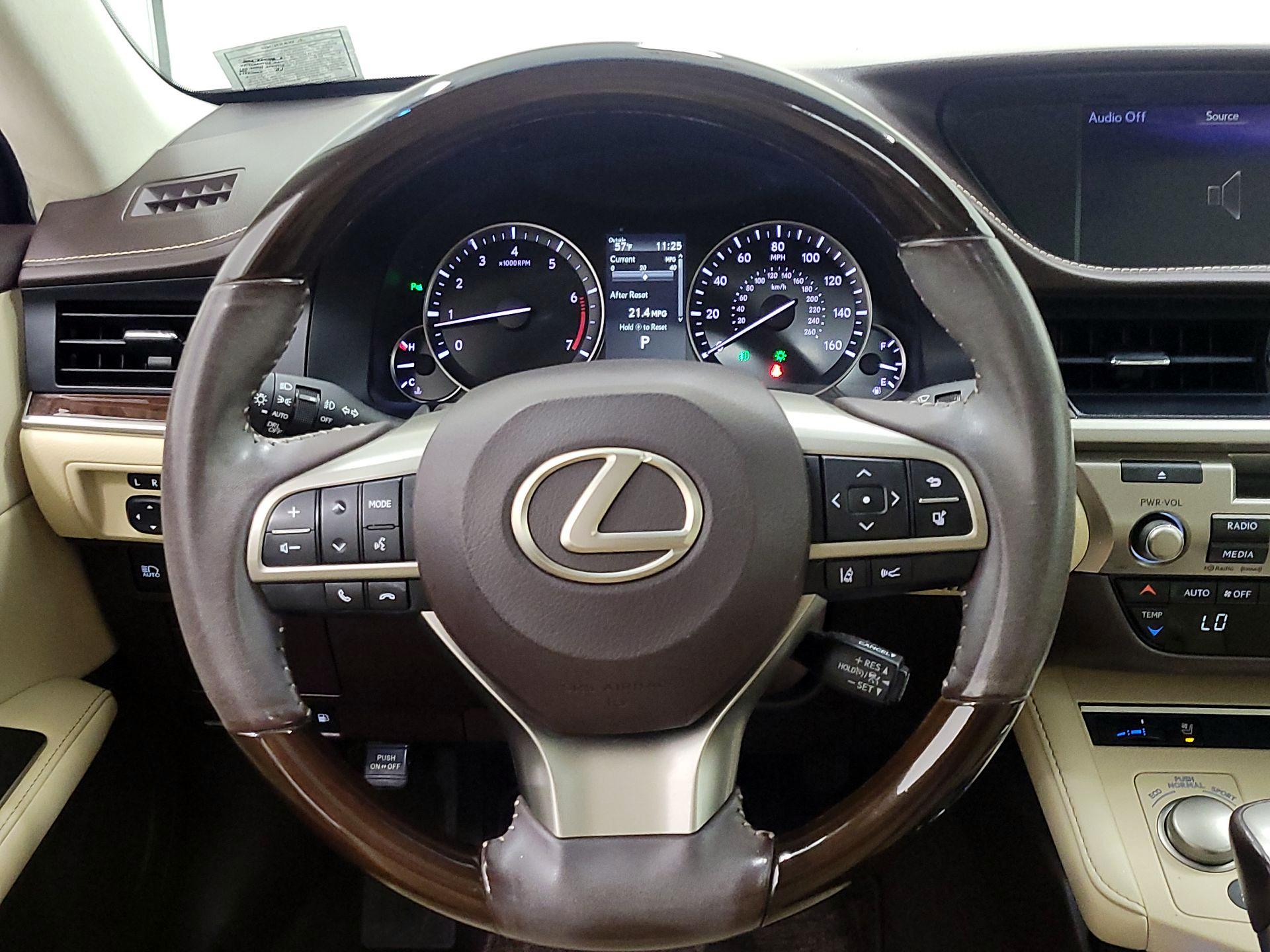 Thumbnail: 2018 Lexus ES - 10