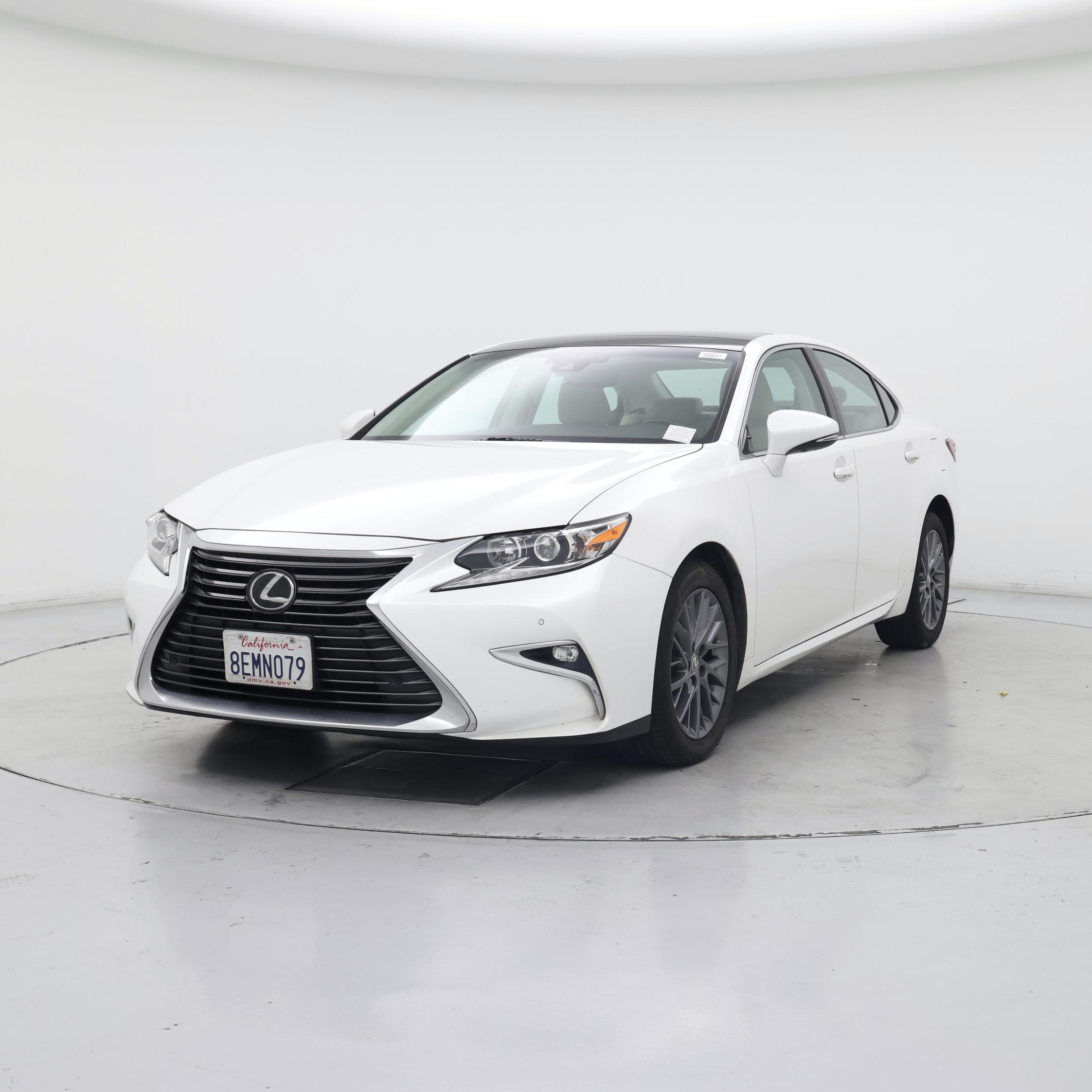 Thumbnail: 2018 Lexus ES - 4