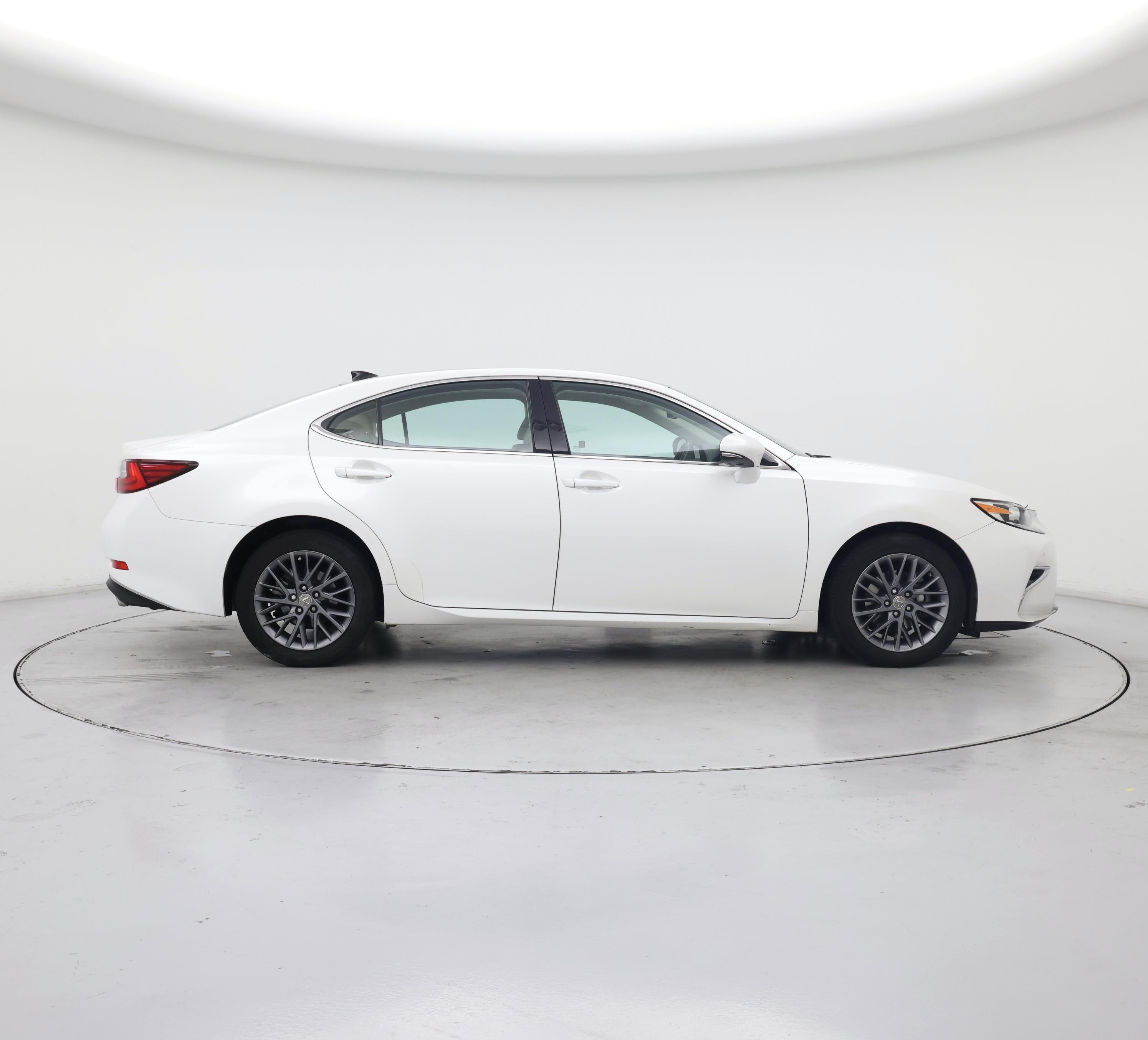 Thumbnail: 2018 Lexus ES - 7