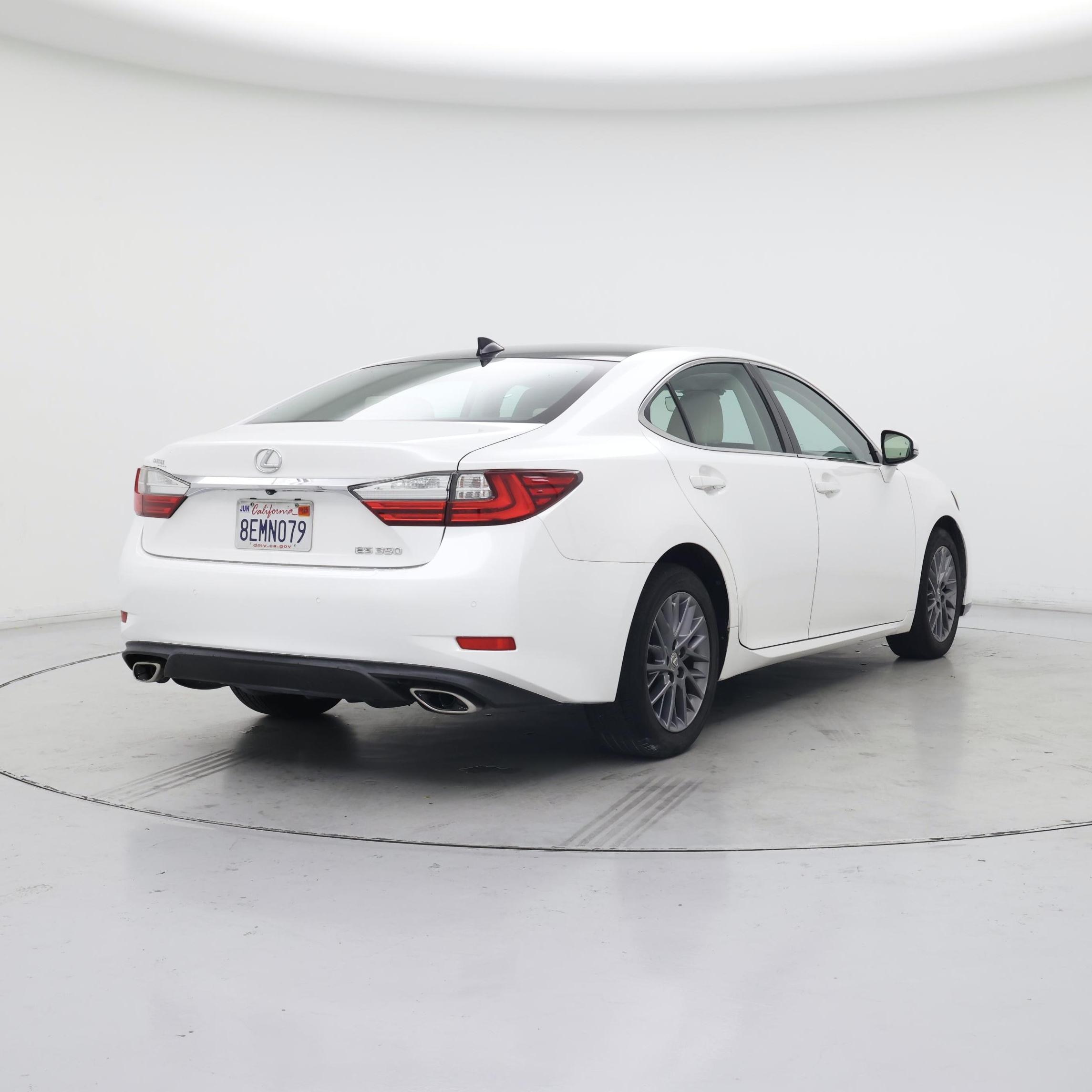 Thumbnail: 2018 Lexus ES - 8