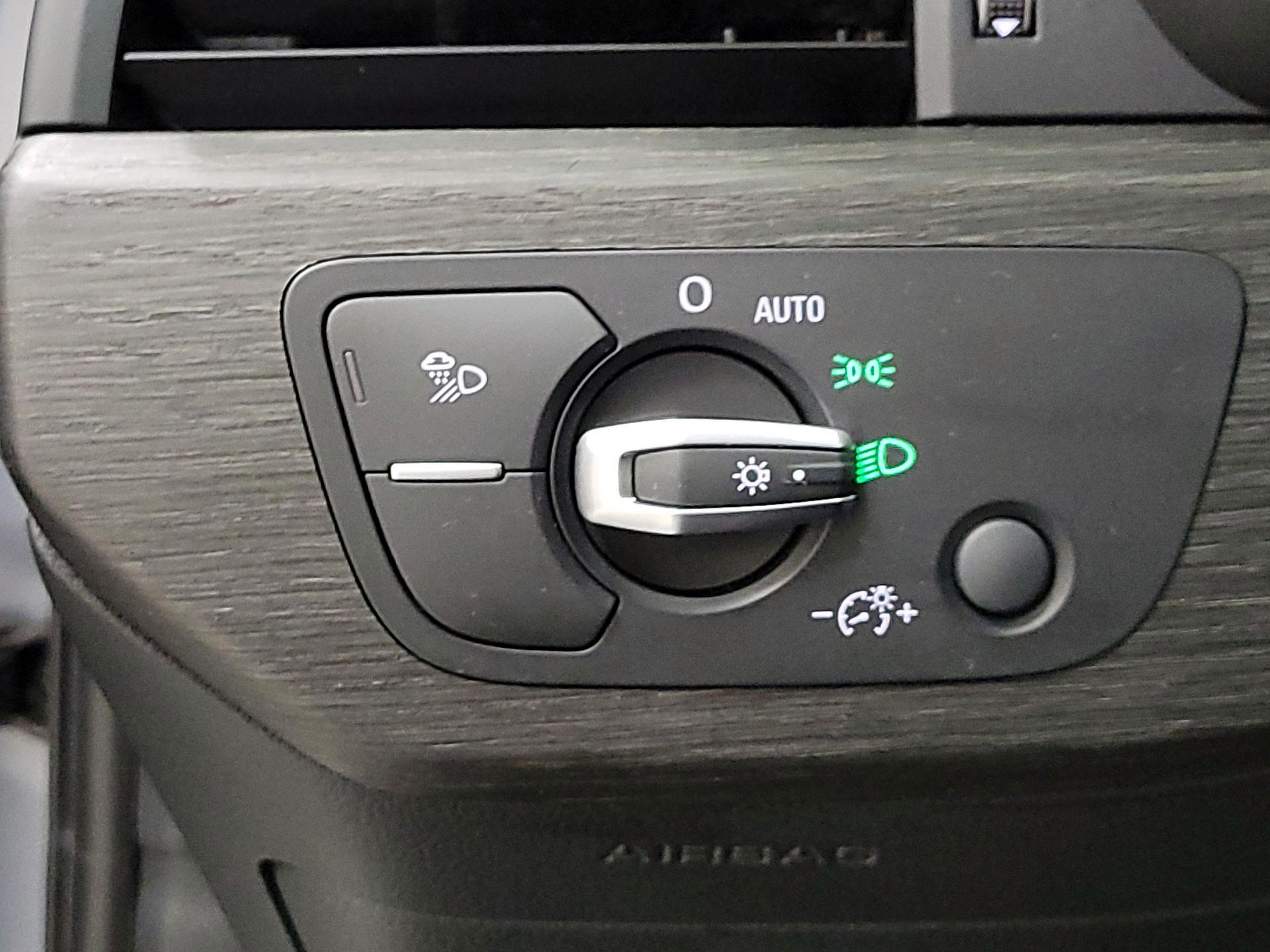 Thumbnail: 2019 Audi A4 - 13