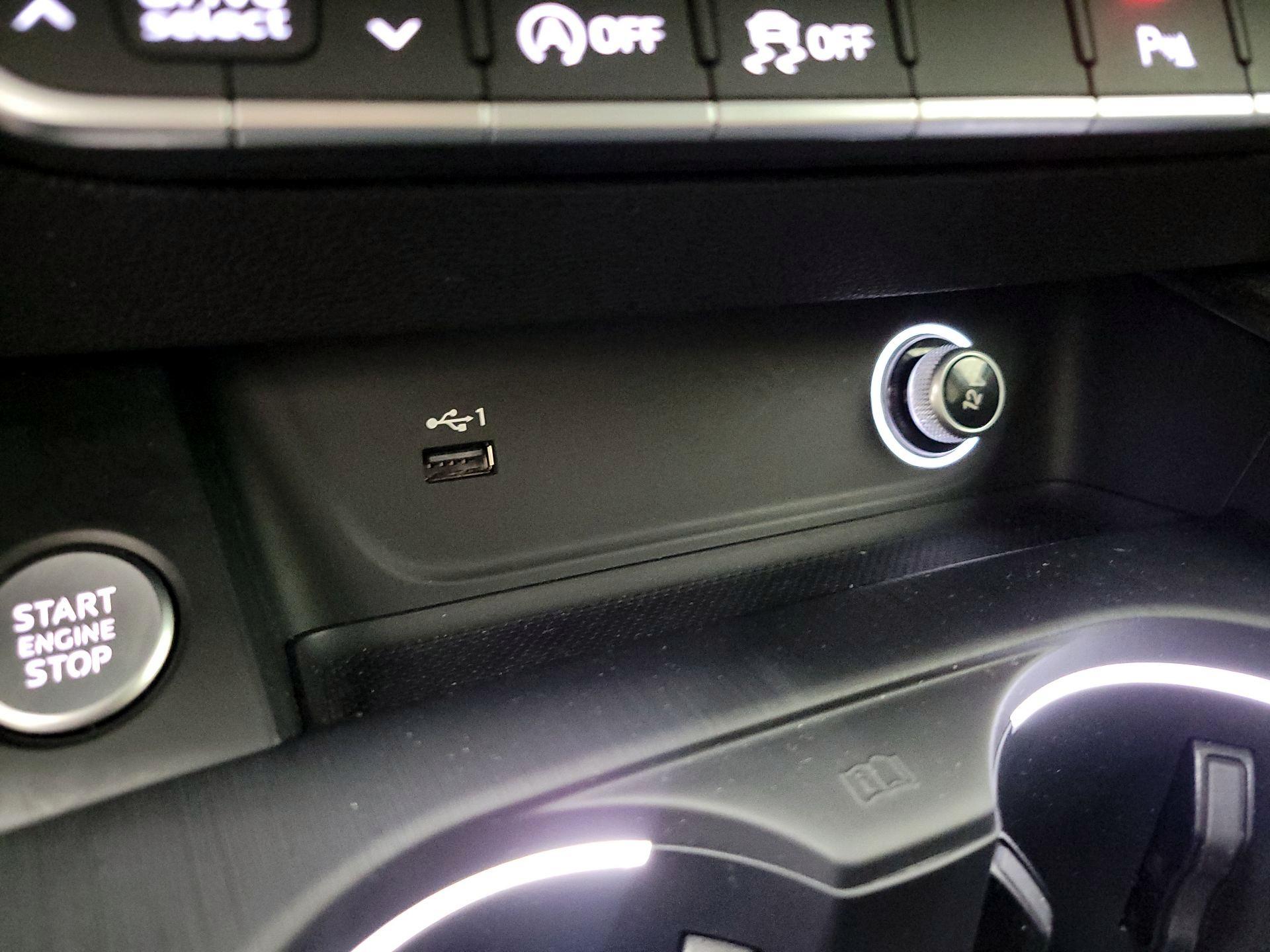 Thumbnail: 2019 Audi A4 - 19