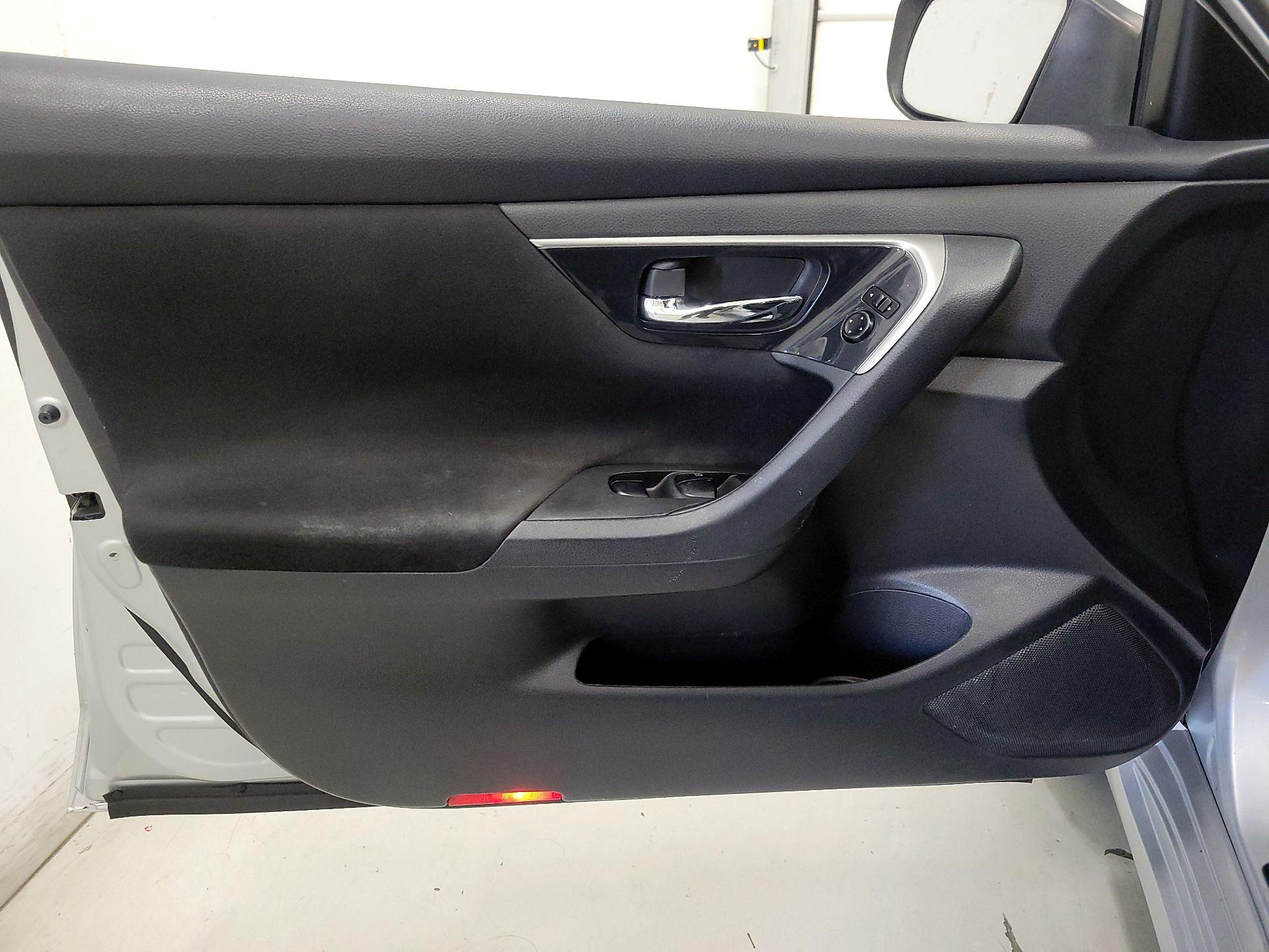 Thumbnail: 2014 Nissan Altima - 12