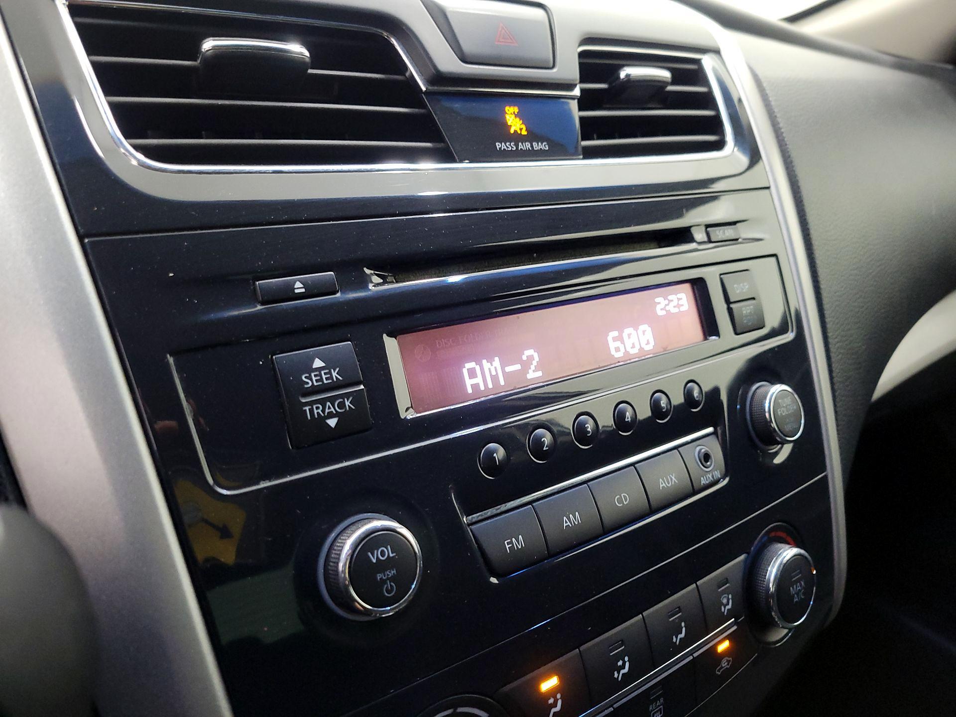 Thumbnail: 2014 Nissan Altima - 14