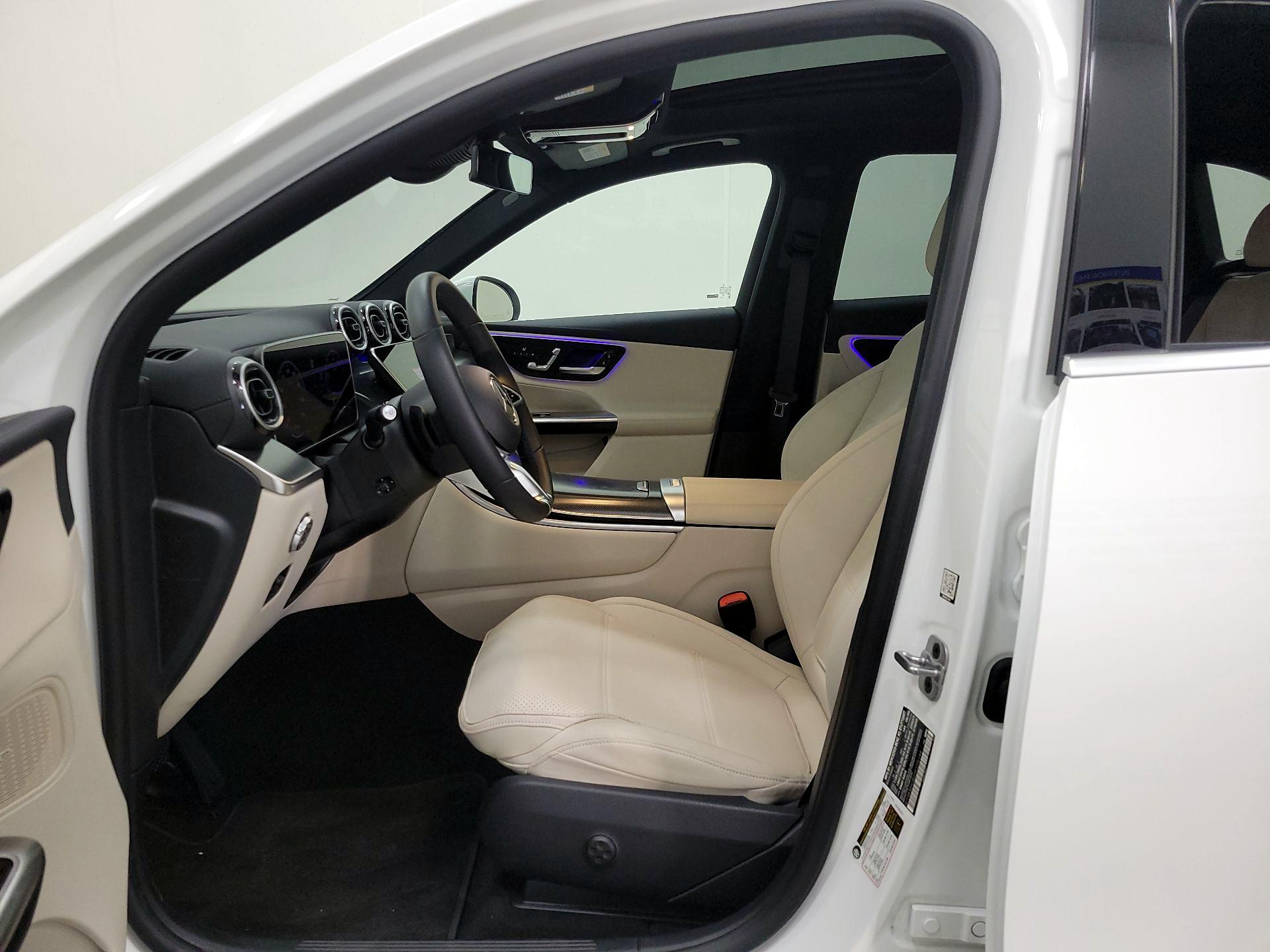 Thumbnail: 2025 Mercedes-Benz GLC - 11