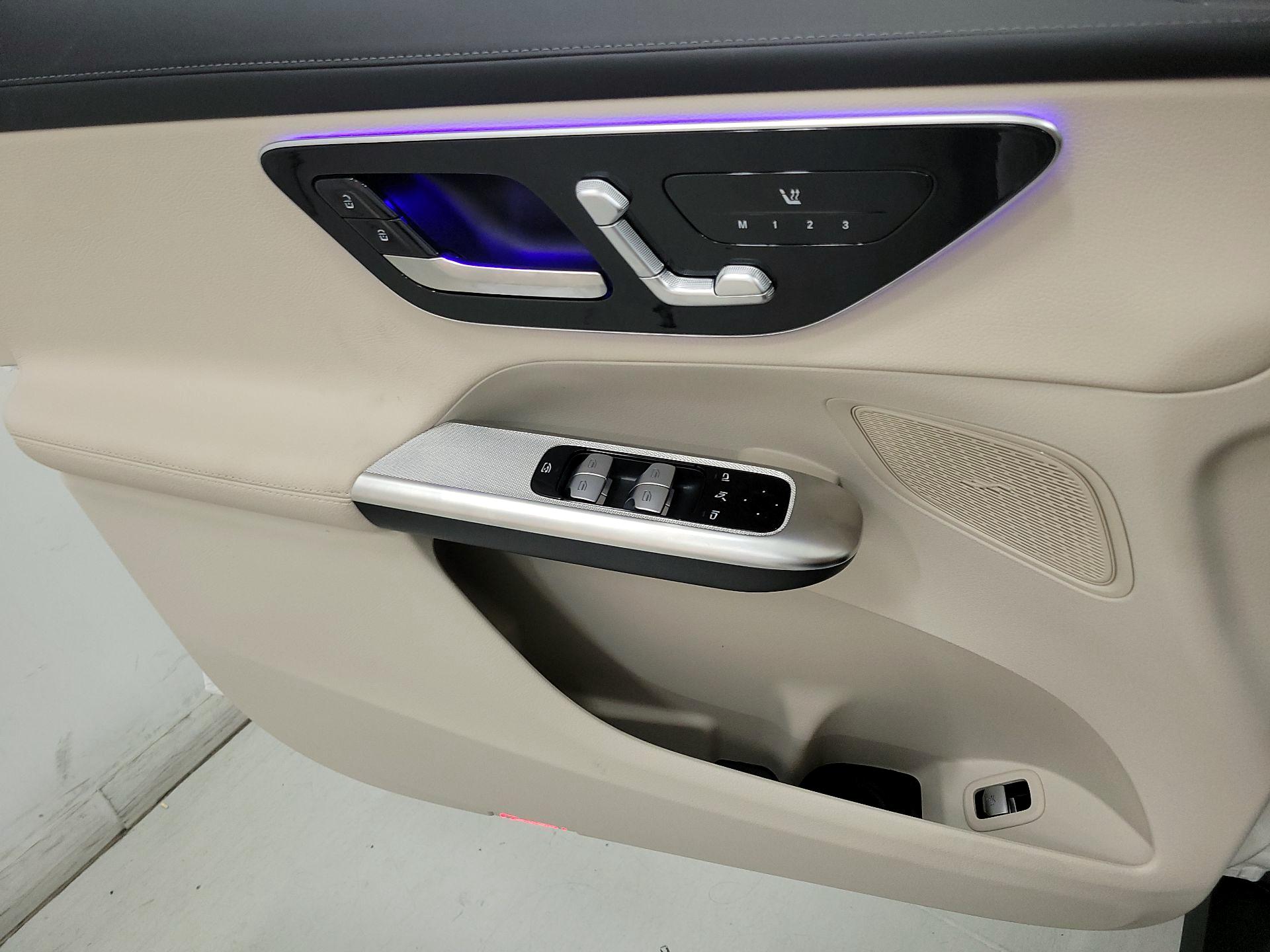 Thumbnail: 2025 Mercedes-Benz GLC - 12