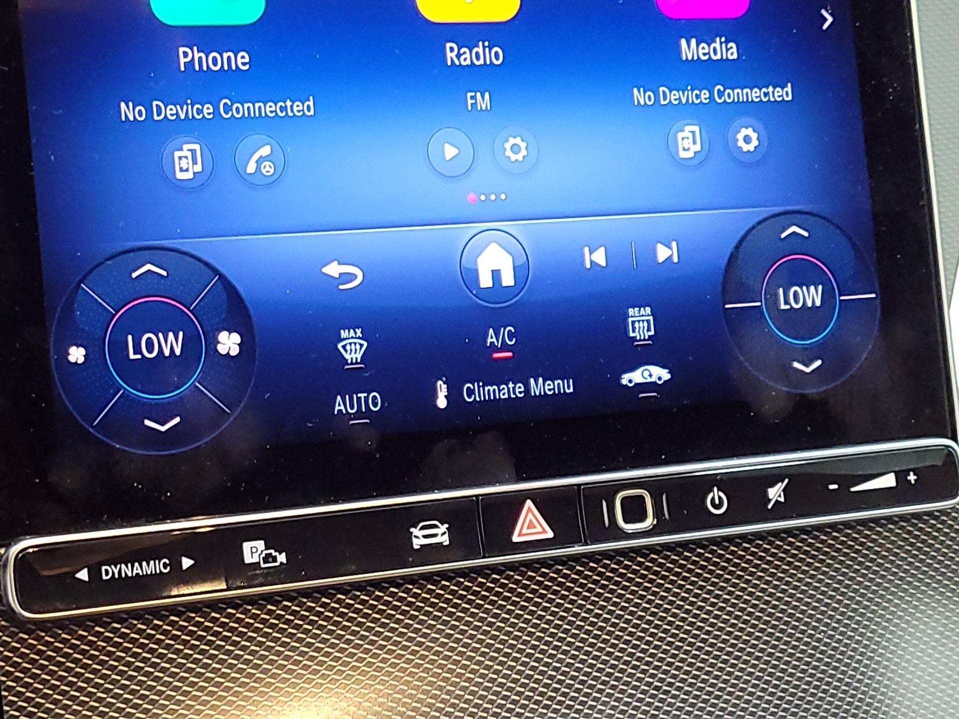 Thumbnail: 2025 Mercedes-Benz GLC - 17