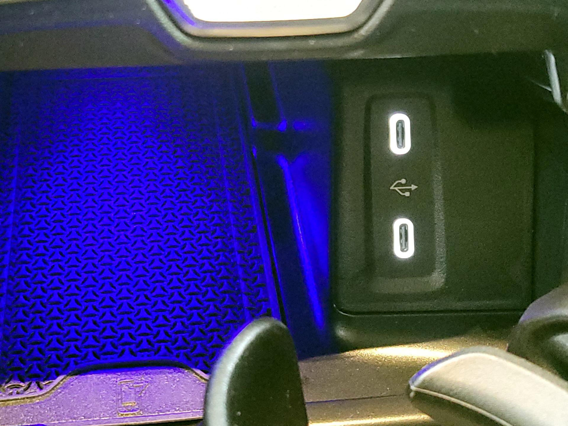 Thumbnail: 2025 Mercedes-Benz GLC - 19