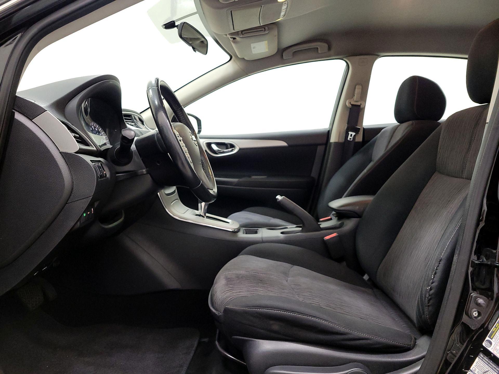 Thumbnail: 2015 Nissan Sentra - 11