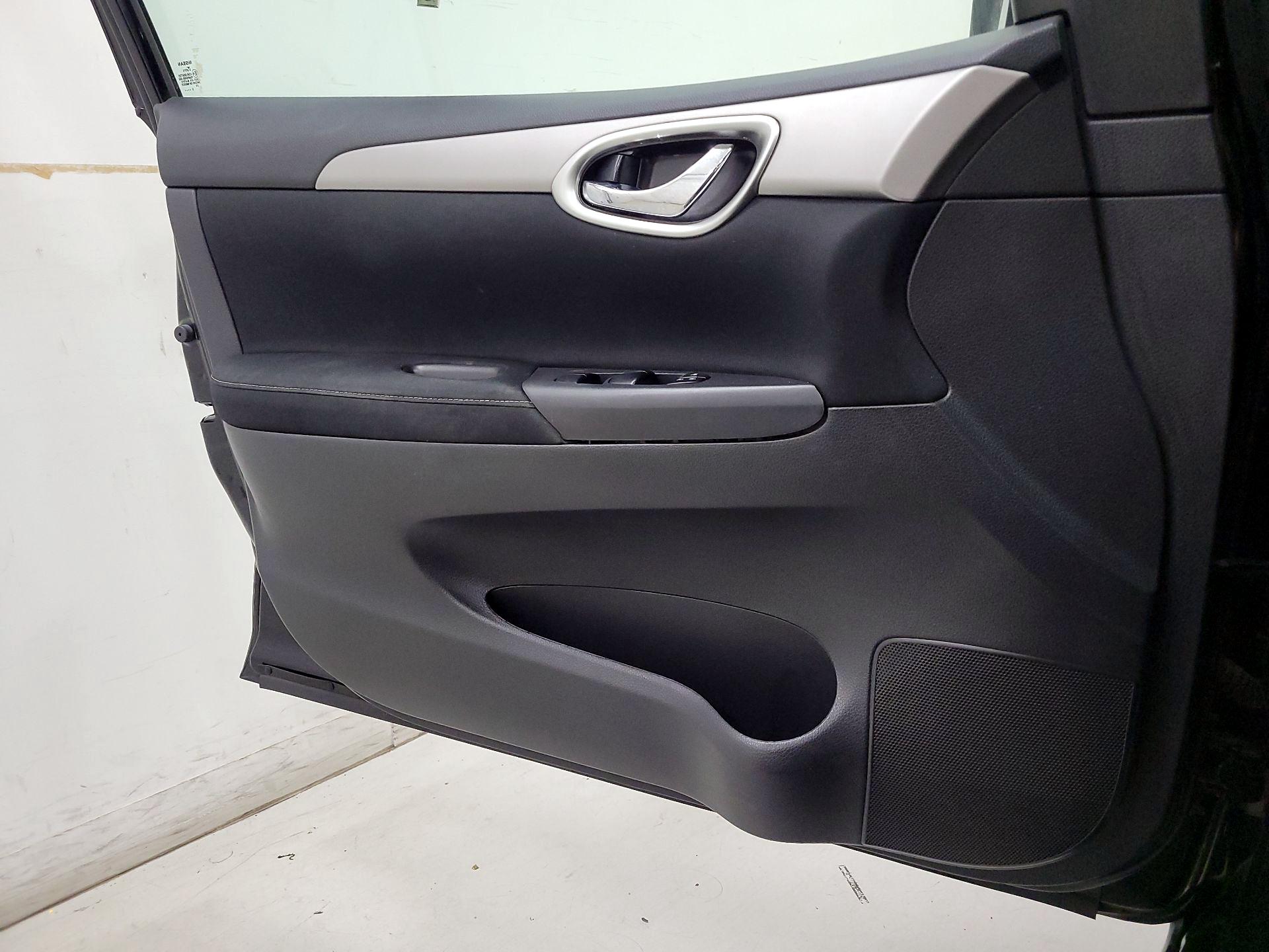 Thumbnail: 2015 Nissan Sentra - 12