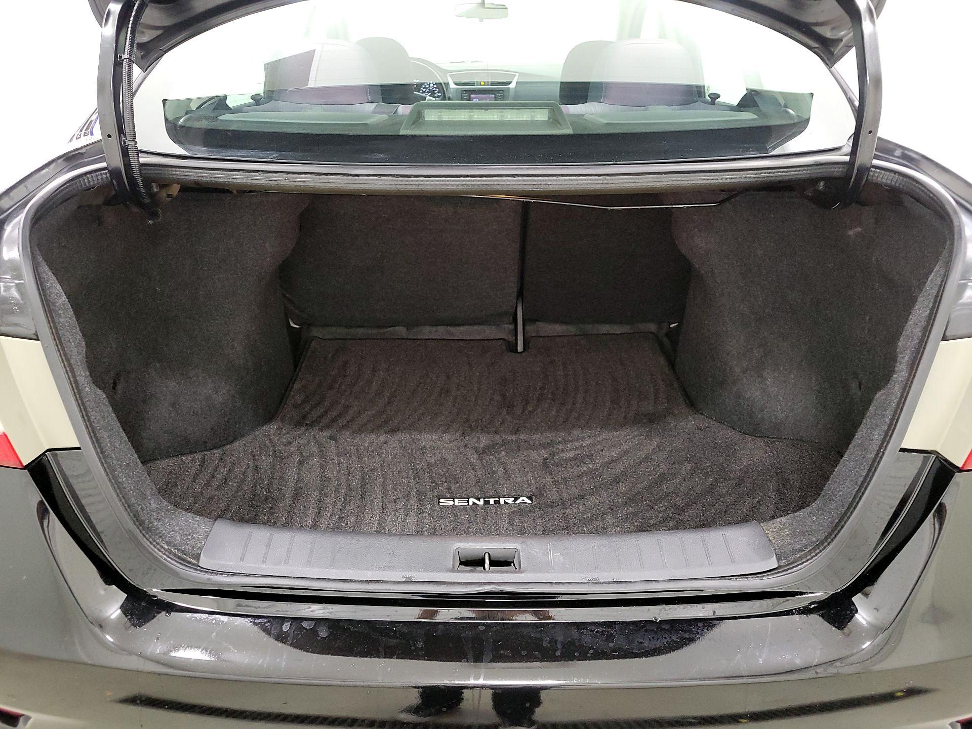 Thumbnail: 2015 Nissan Sentra - 20