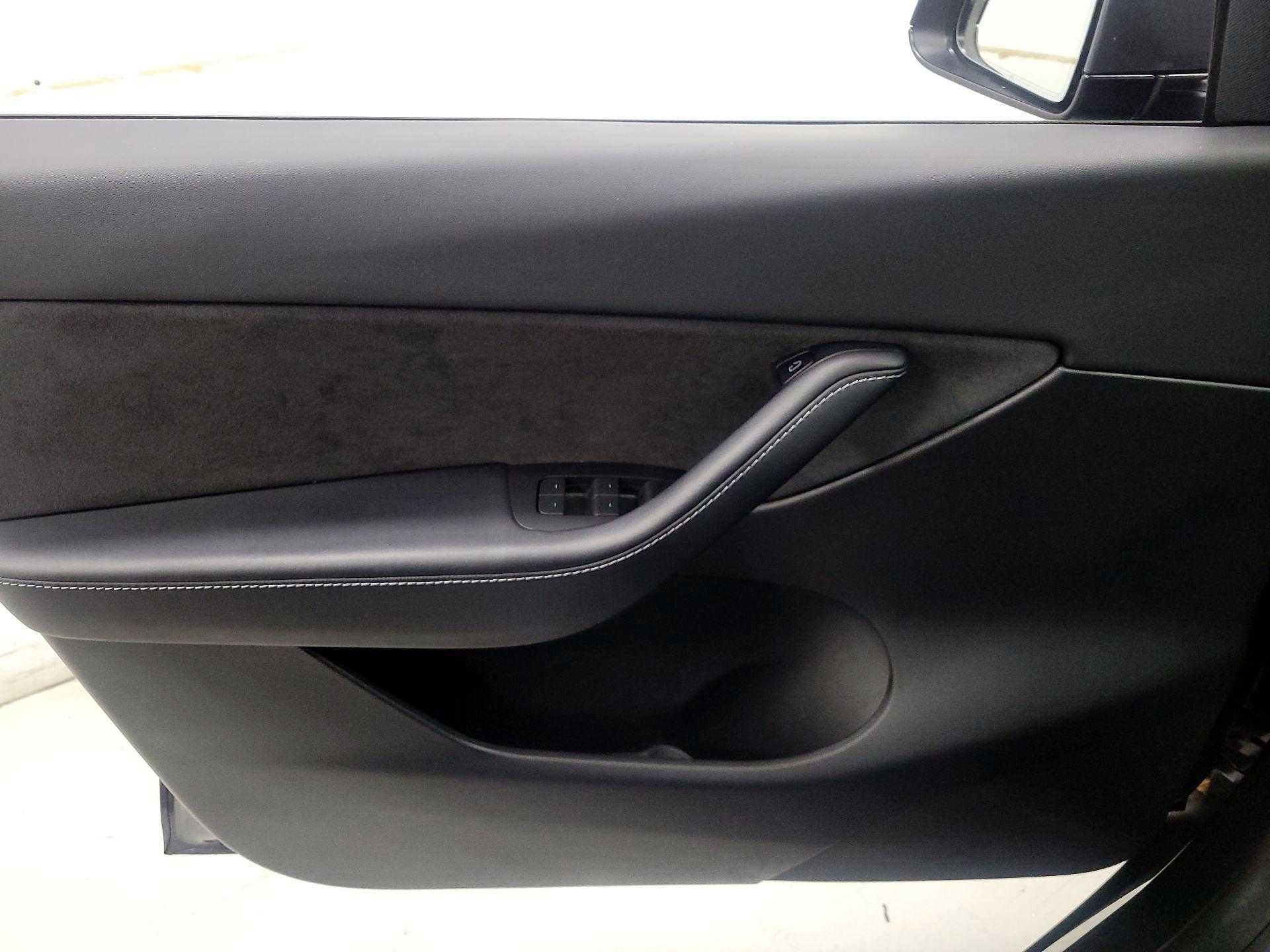 Thumbnail: 2021 Tesla Model Y - 12