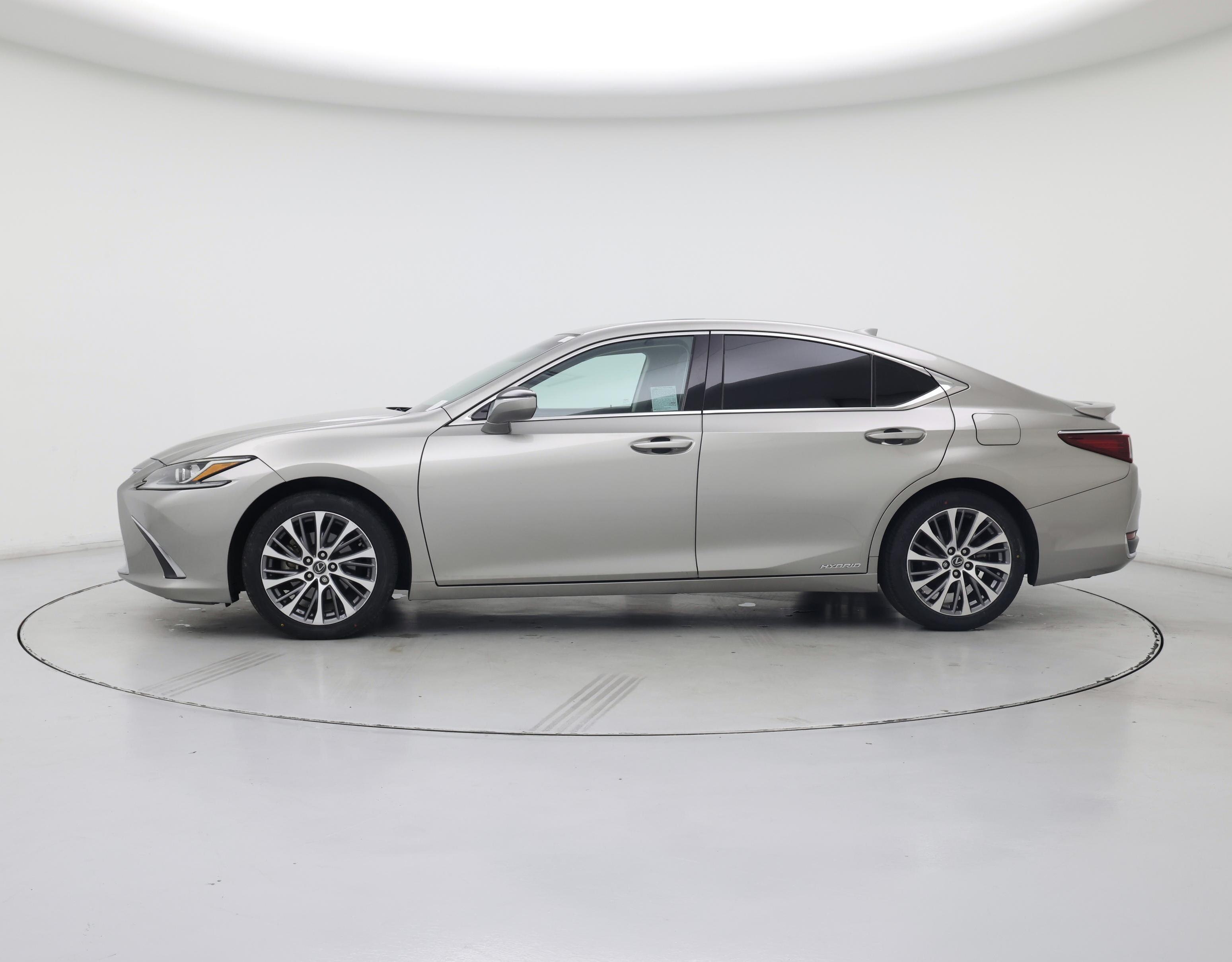 Thumbnail: 2020 Lexus ES - 3