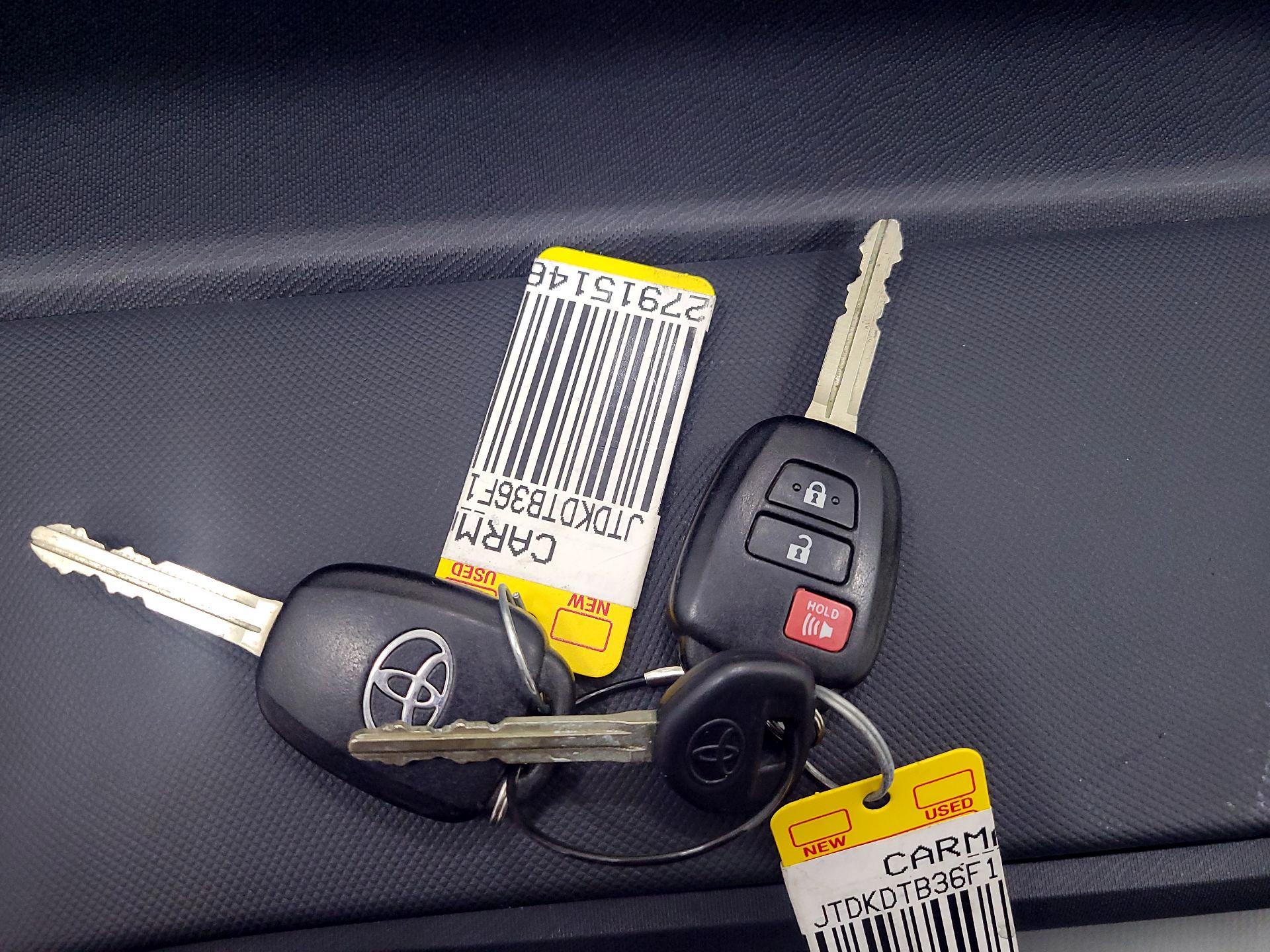 Thumbnail: 2015 Toyota Prius c - 20