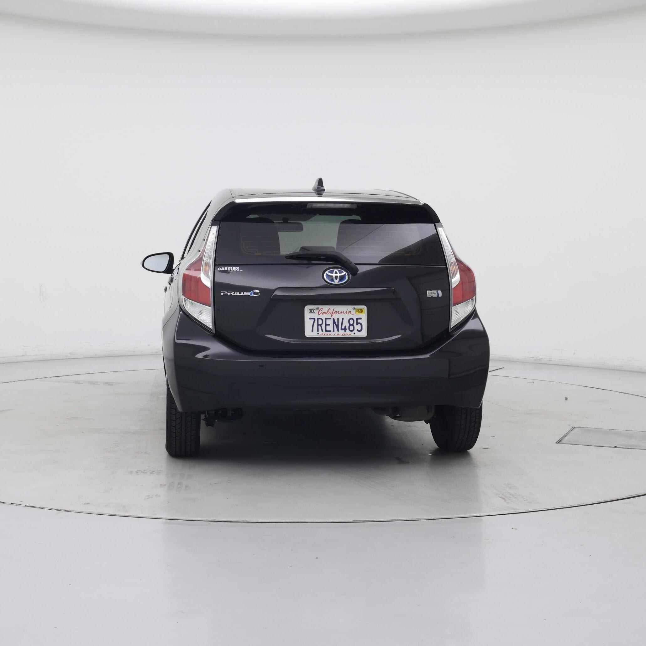 Thumbnail: 2015 Toyota Prius c - 6