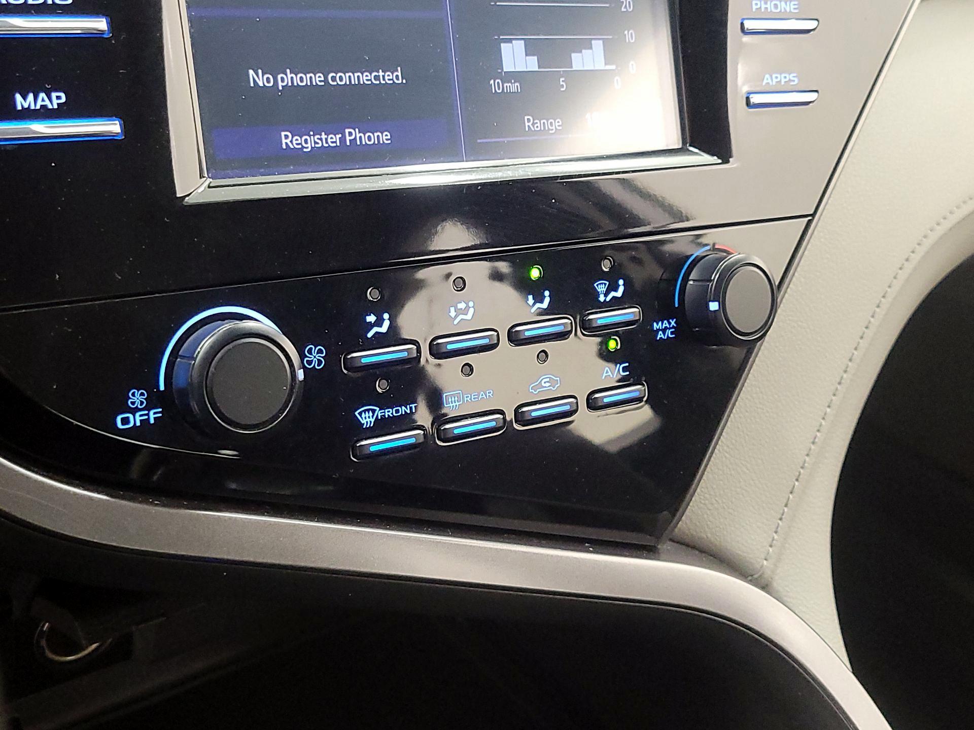 Thumbnail: 2019 Toyota Camry - 16