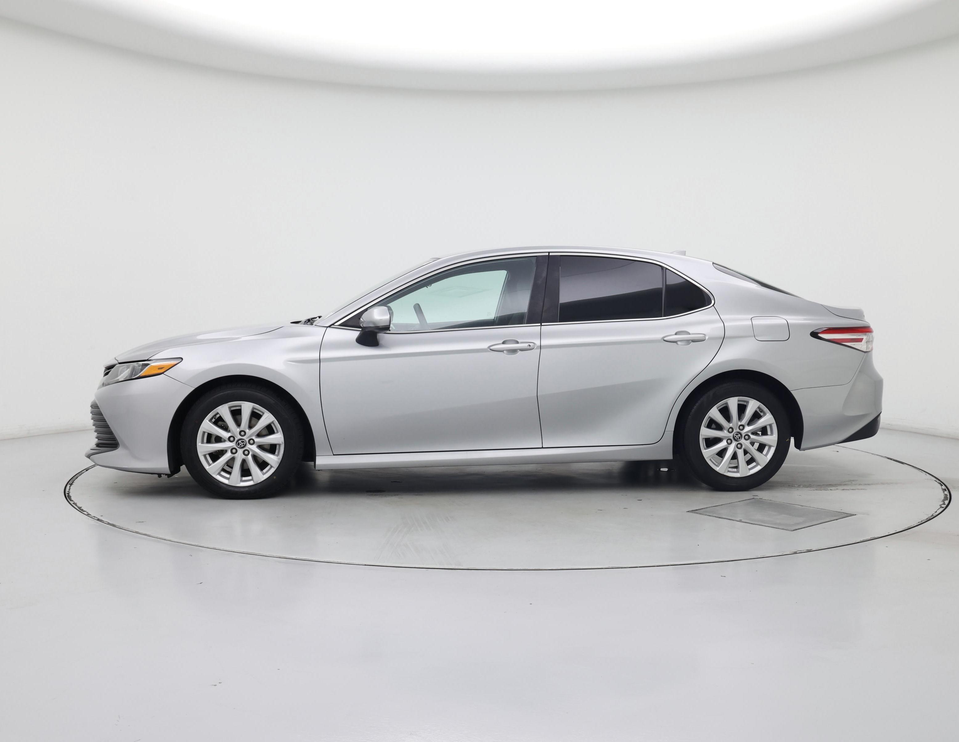 Thumbnail: 2019 Toyota Camry - 3