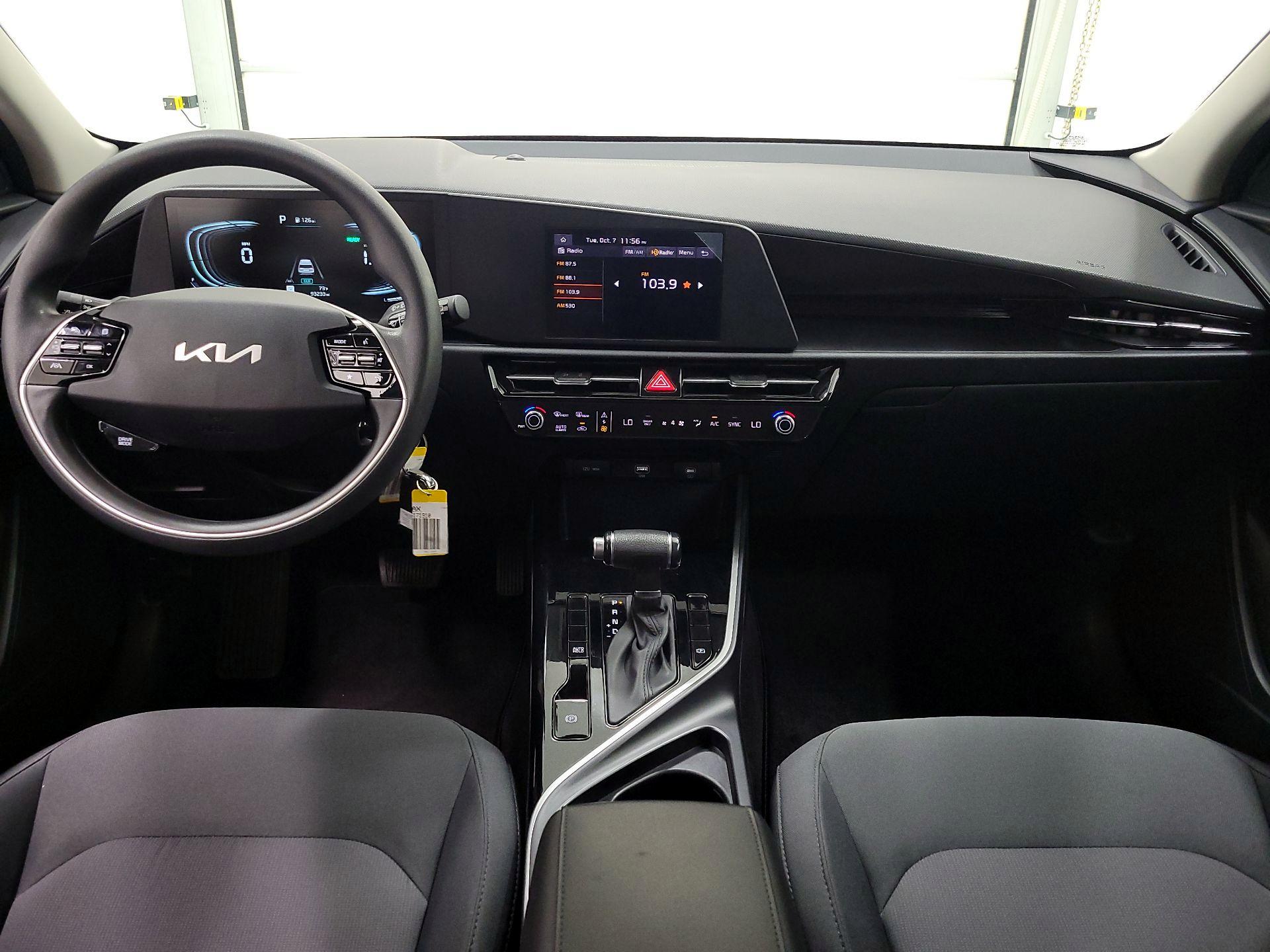 Thumbnail: 2024 Kia Niro - 9