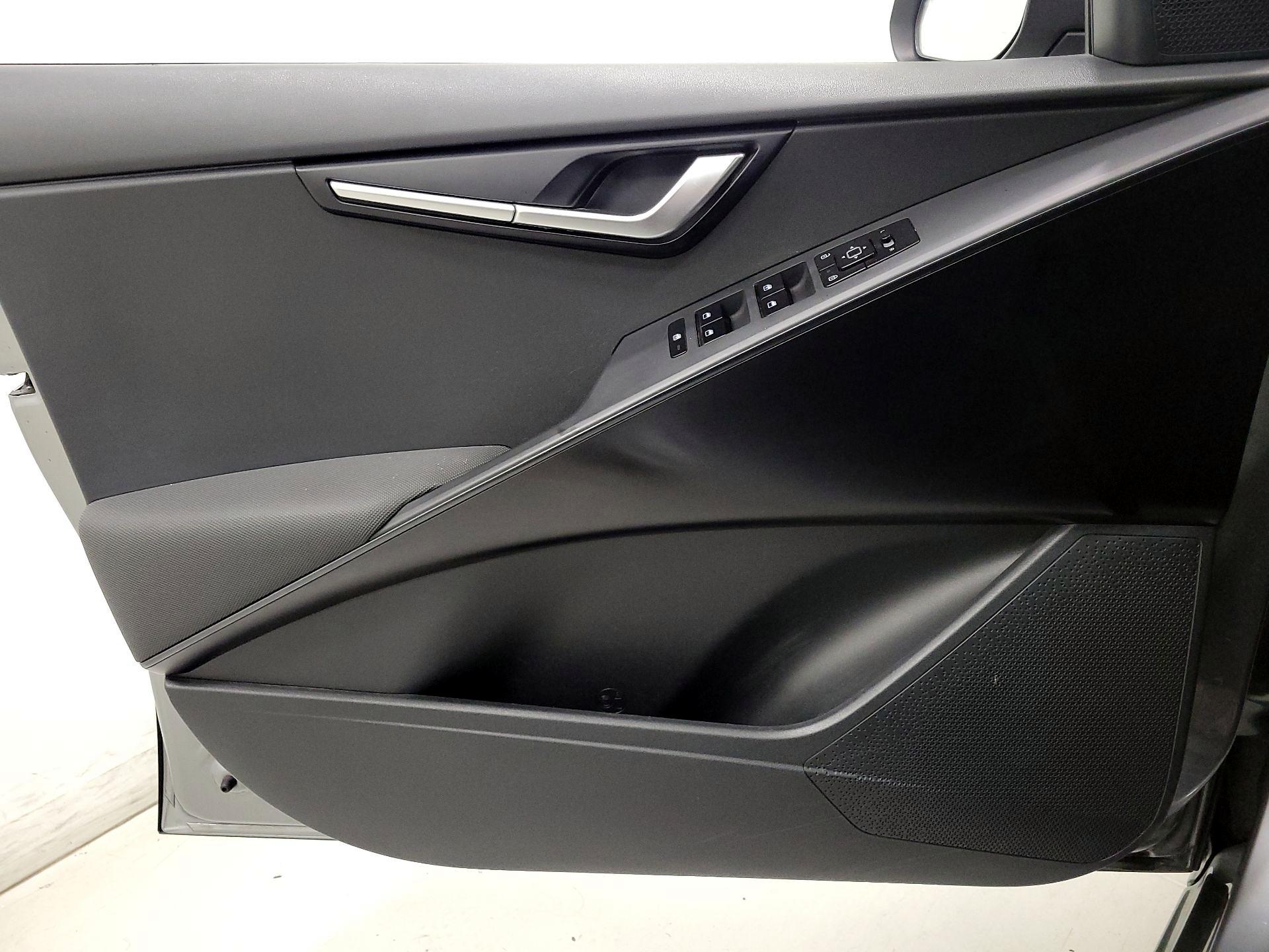 Thumbnail: 2024 Kia Niro - 12