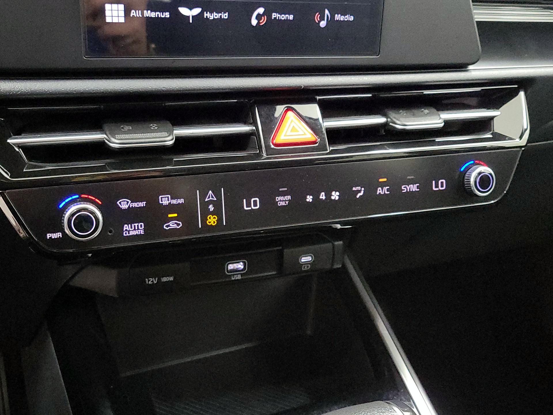 Thumbnail: 2024 Kia Niro - 16