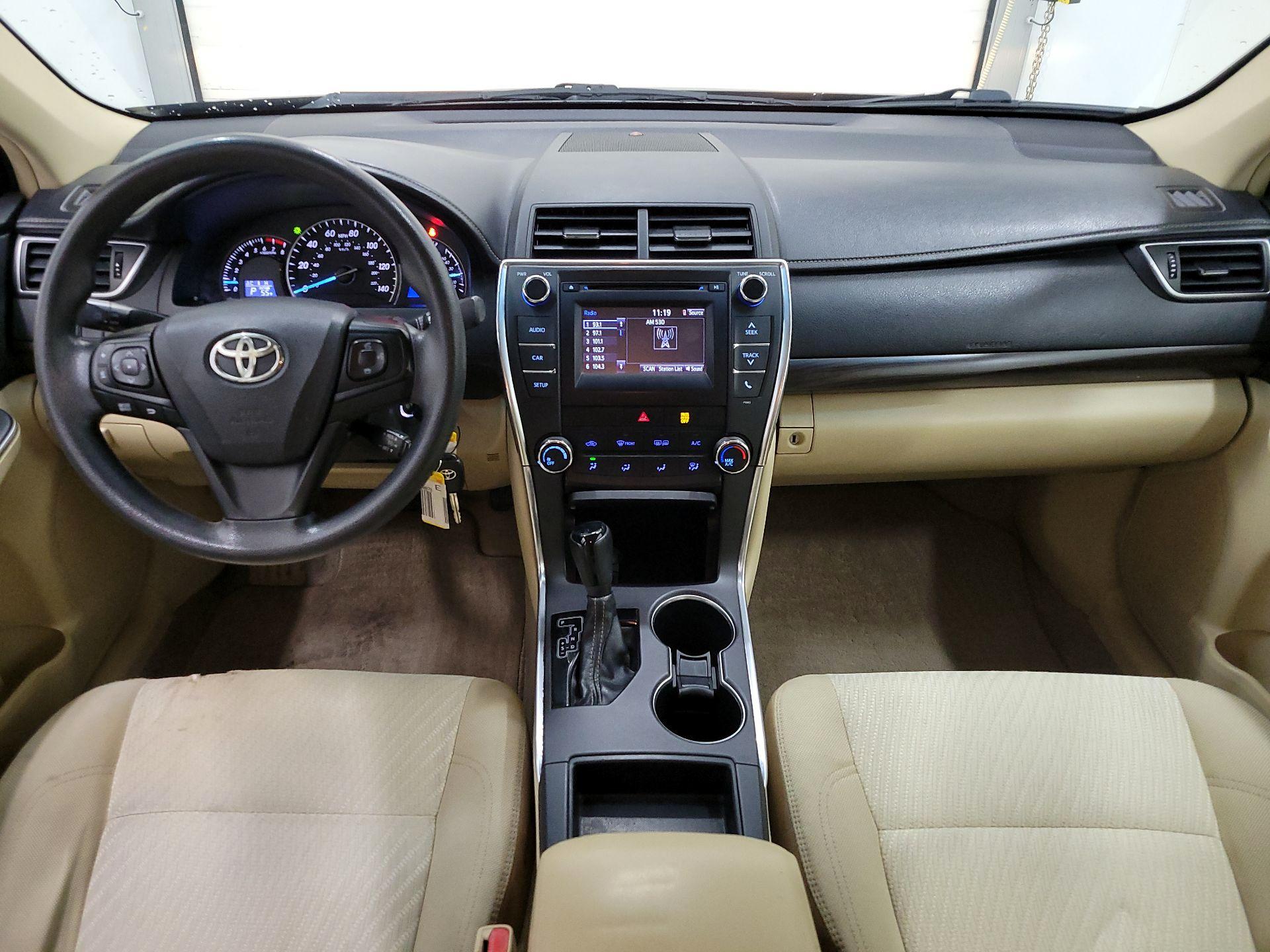 Thumbnail: 2015 Toyota Camry - 9