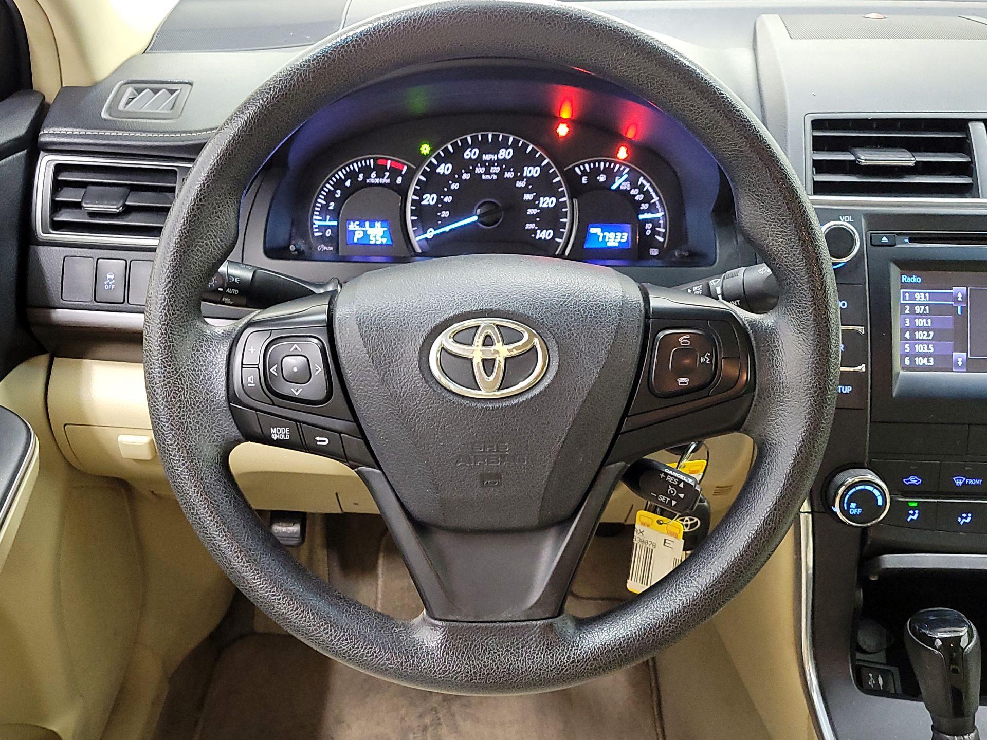 Thumbnail: 2015 Toyota Camry - 10