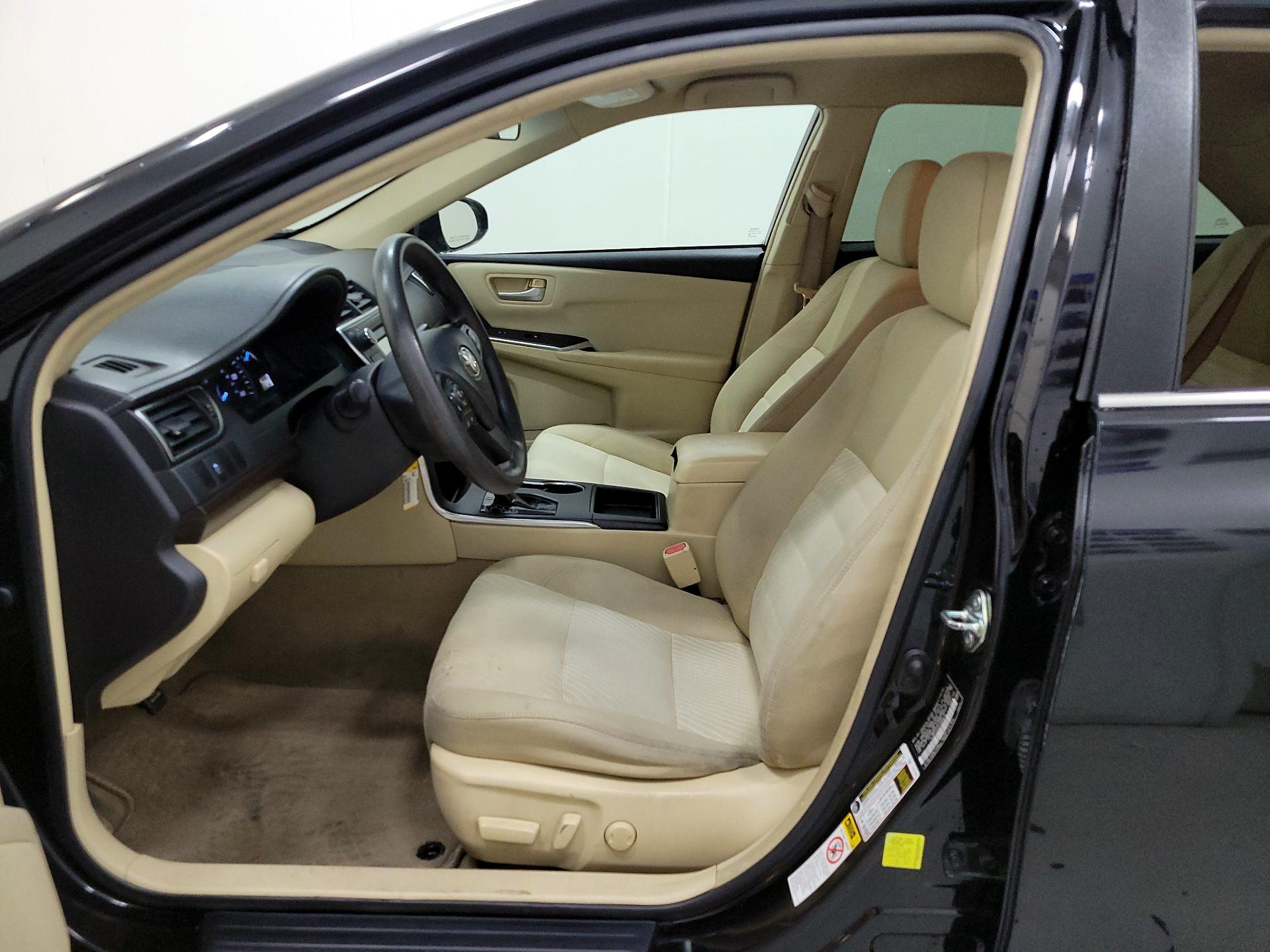 Thumbnail: 2015 Toyota Camry - 11
