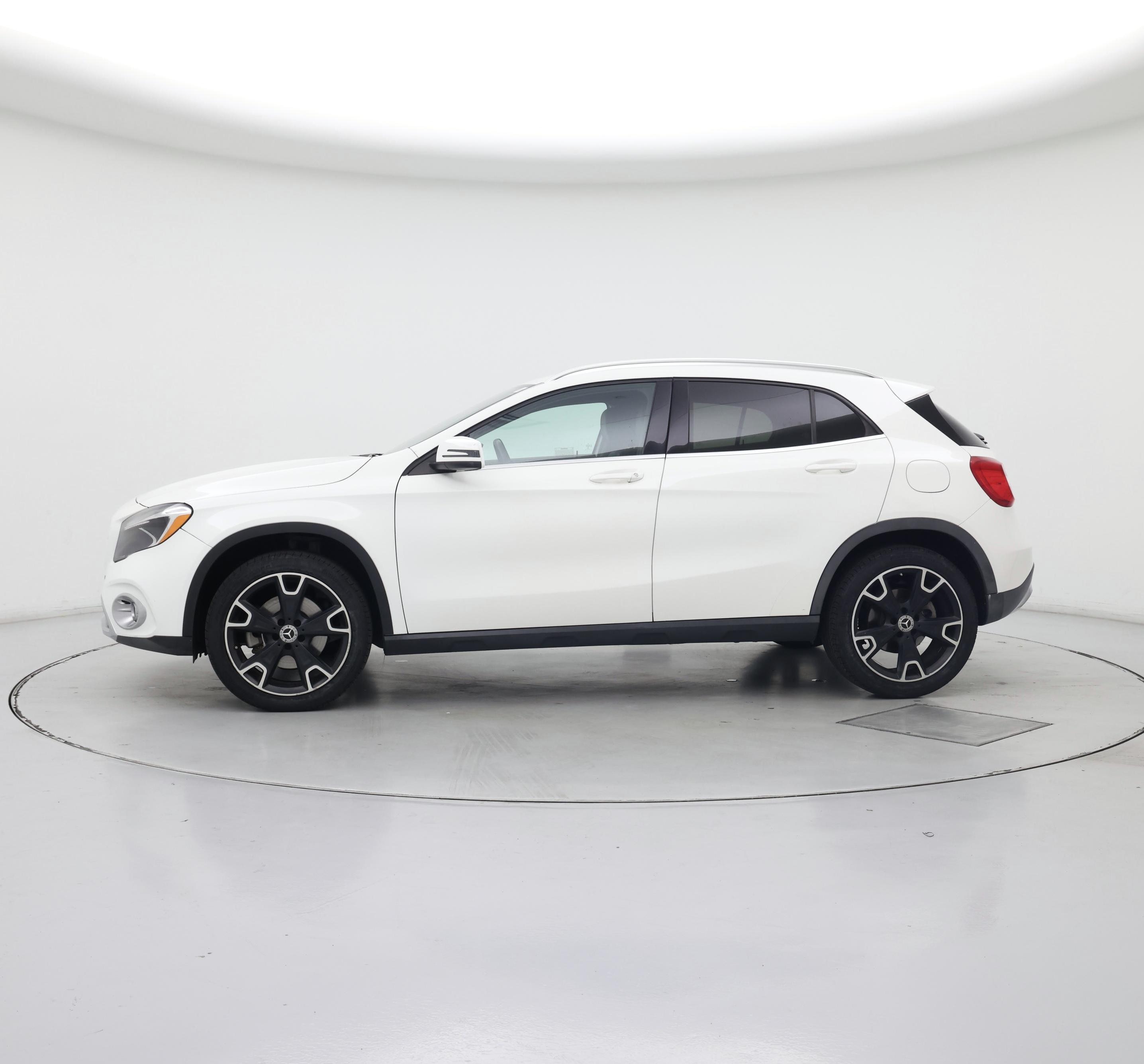 Thumbnail: 2019 Mercedes-Benz GLA - 3
