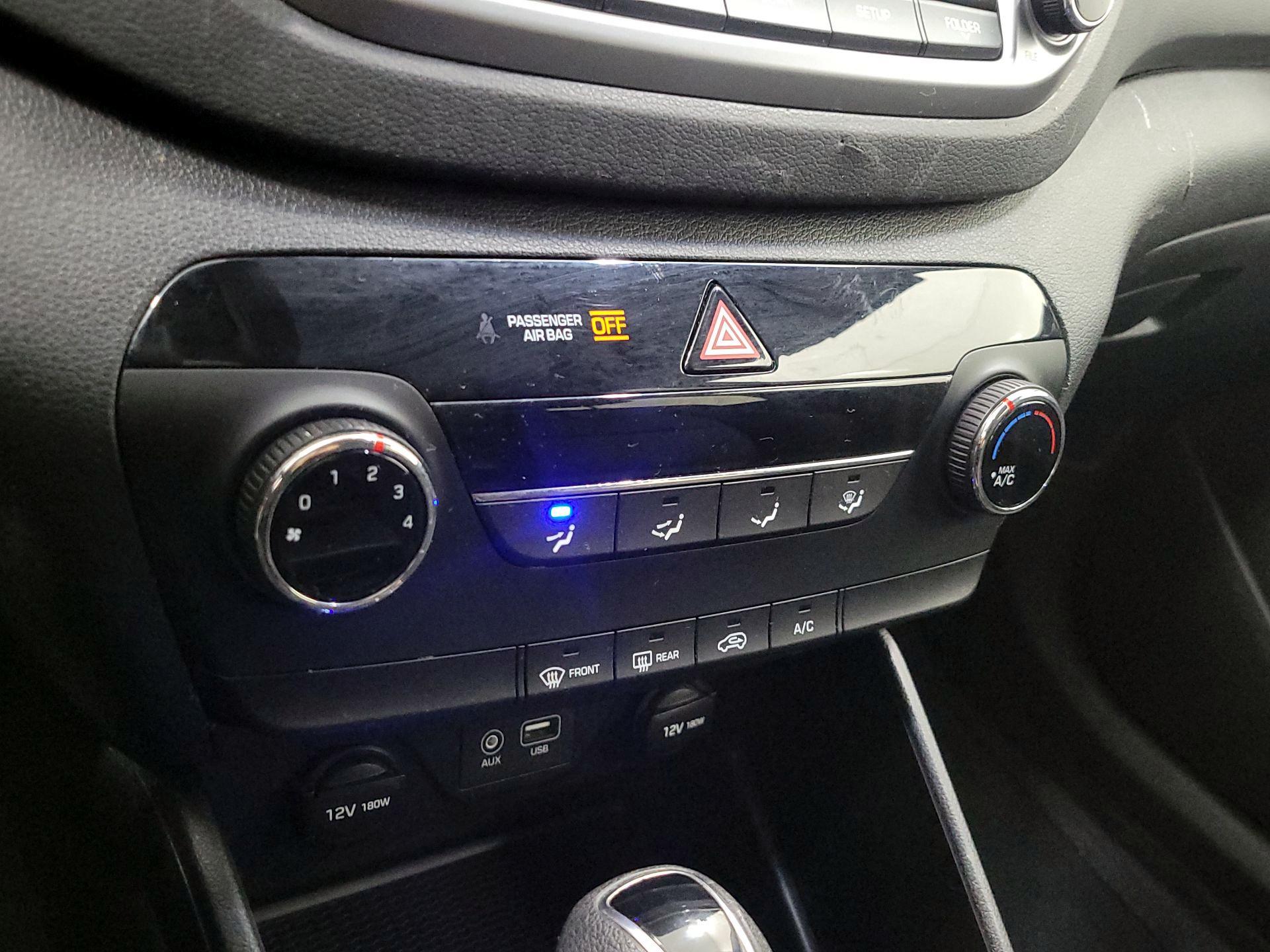 Thumbnail: 2016 Hyundai Tucson - 16