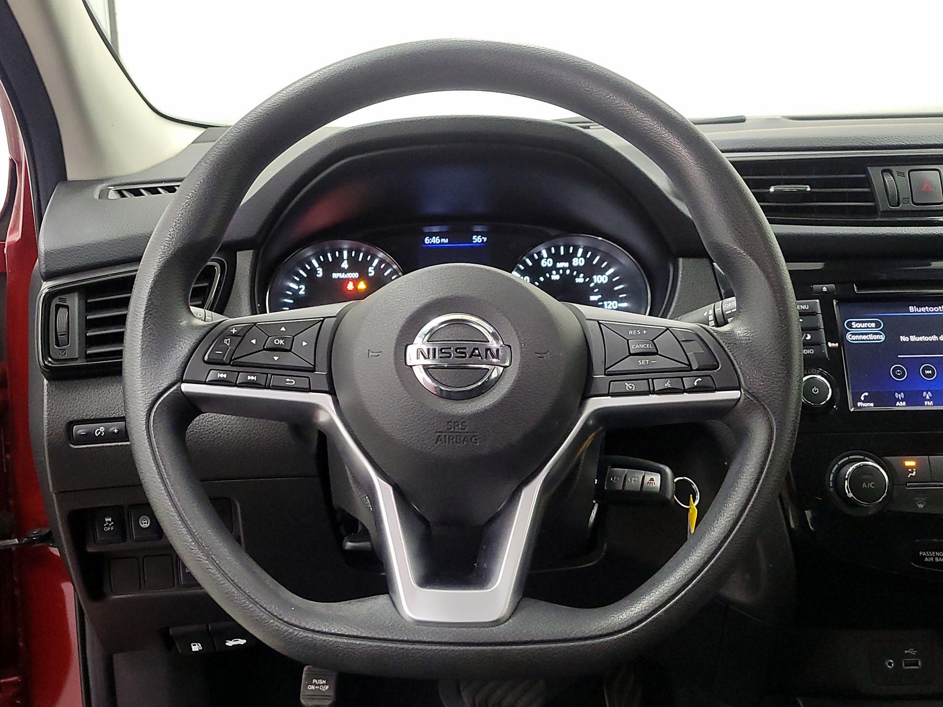 Thumbnail: 2020 Nissan Rogue Sport - 10