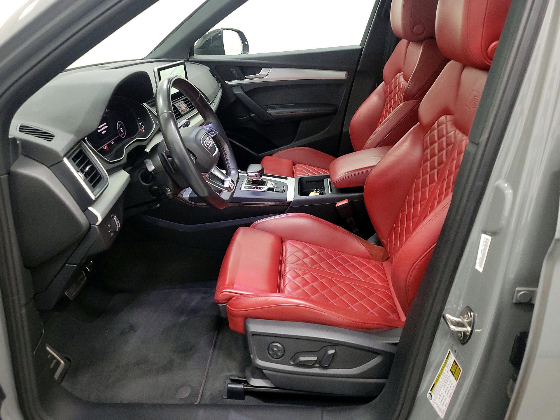 Thumbnail: 2019 Audi SQ5 - 11
