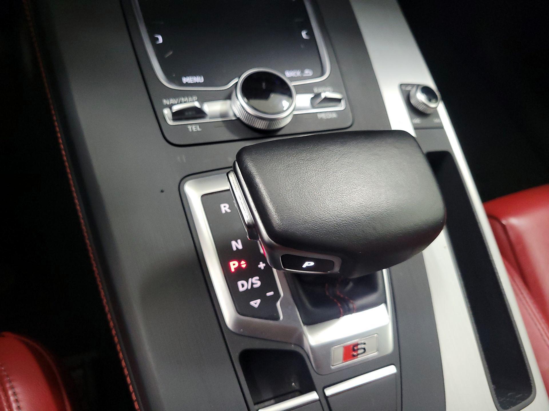 Thumbnail: 2019 Audi SQ5 - 18
