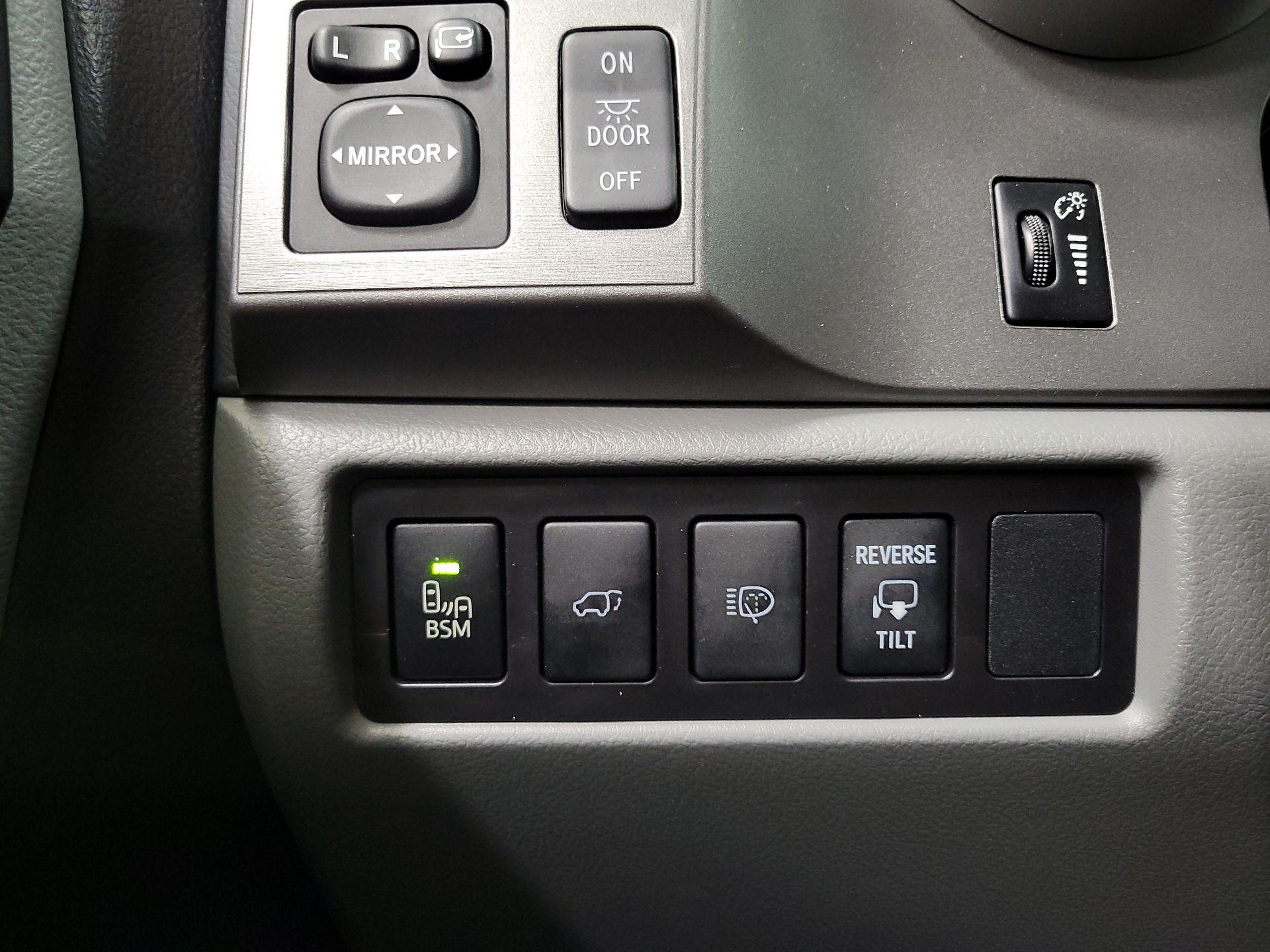 Thumbnail: 2017 Toyota Sequoia - 13