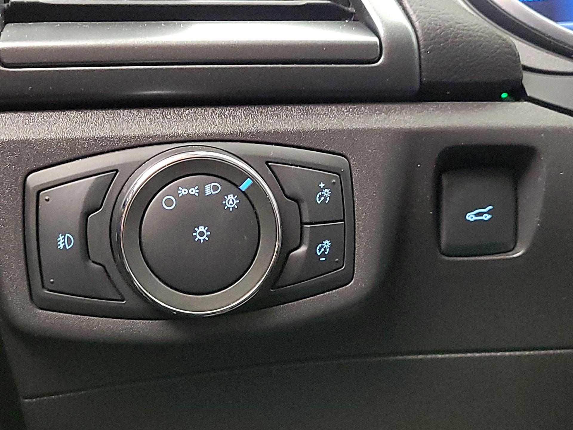 Thumbnail: 2015 Ford Fusion - 13