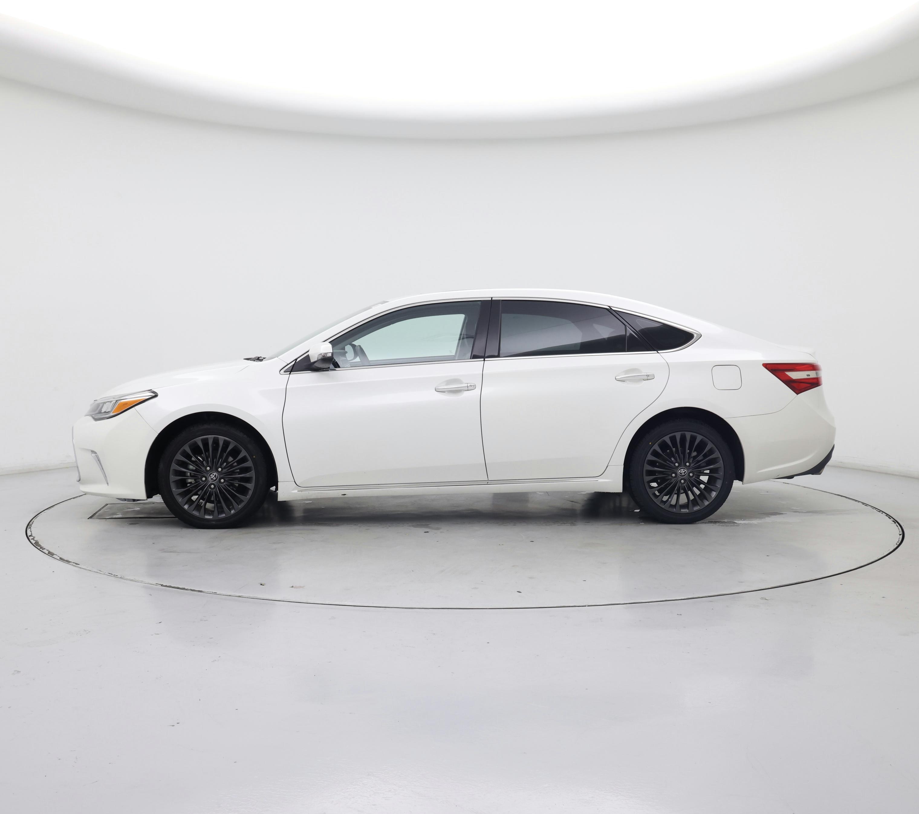 Thumbnail: 2018 Toyota Avalon - 3