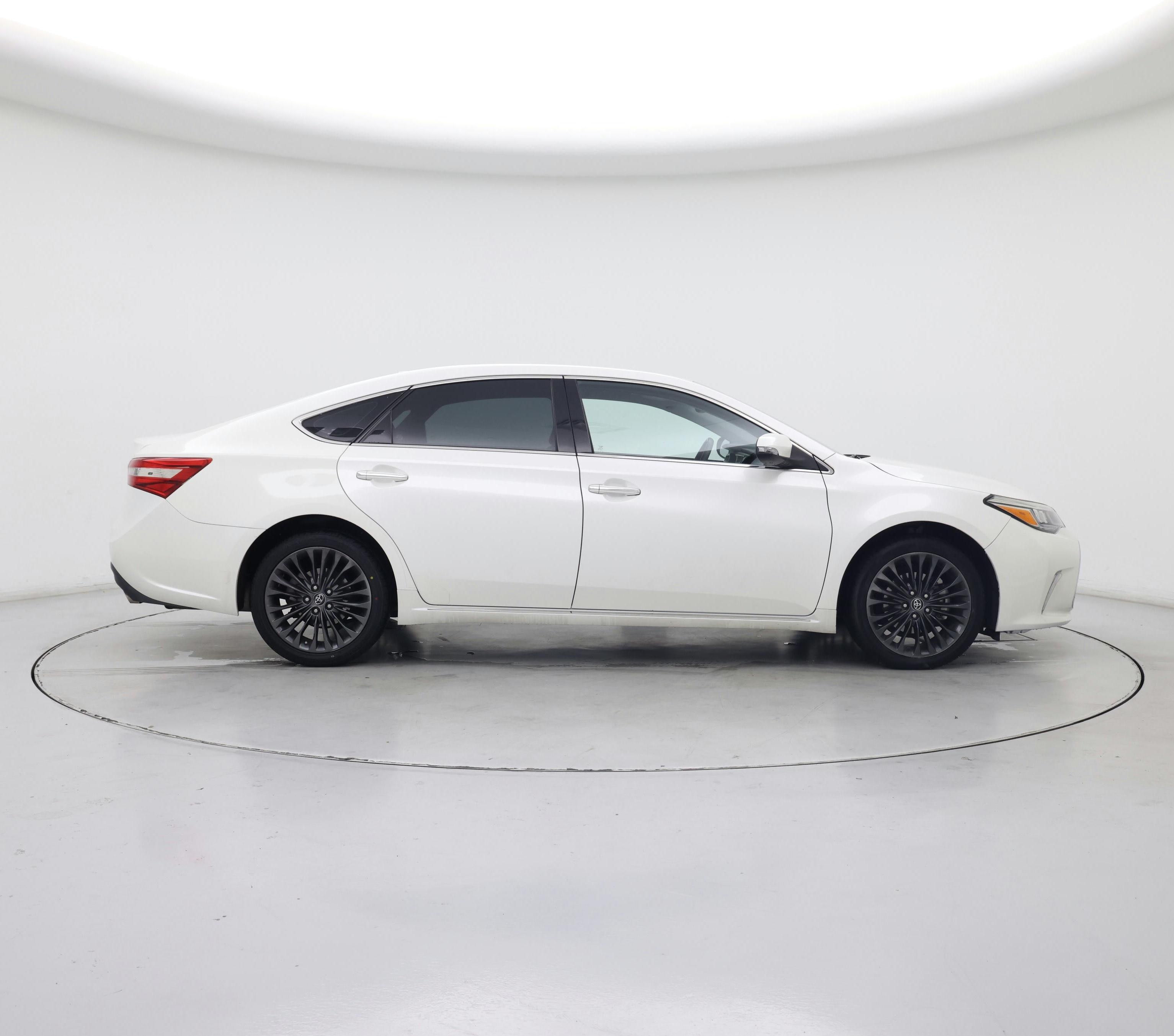 Thumbnail: 2018 Toyota Avalon - 7
