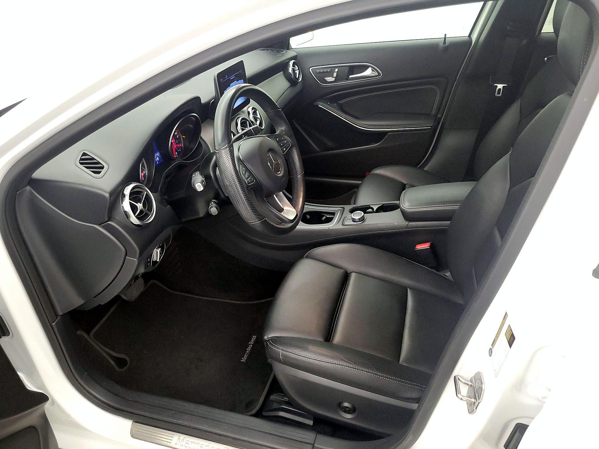 Thumbnail: 2019 Mercedes-Benz GLA - 11