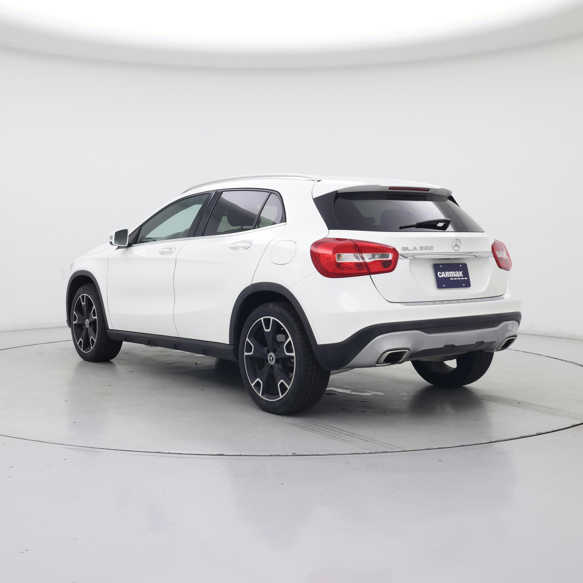 Thumbnail: 2019 Mercedes-Benz GLA - 2