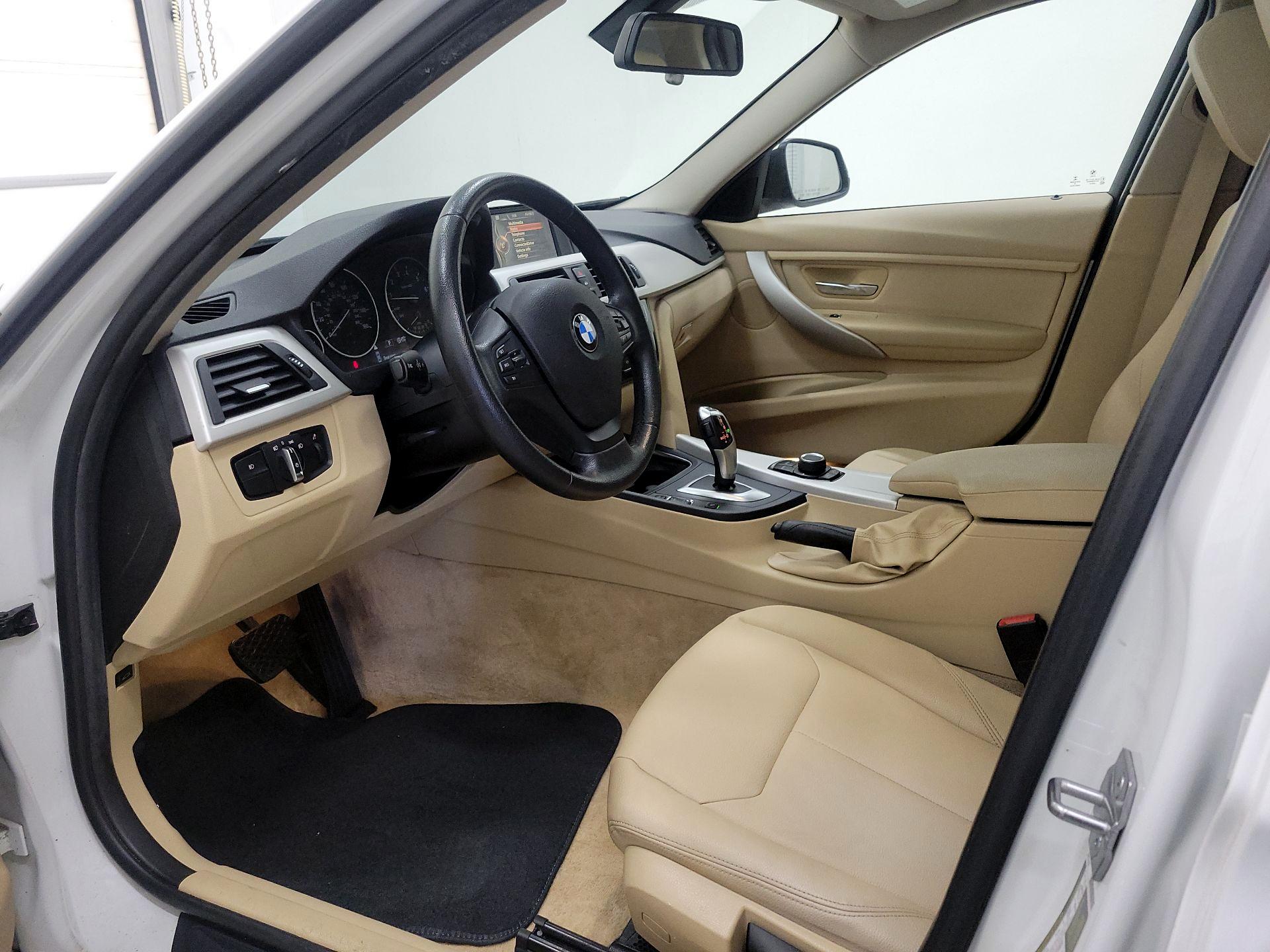 Thumbnail: 2016 BMW 3 Series - 11