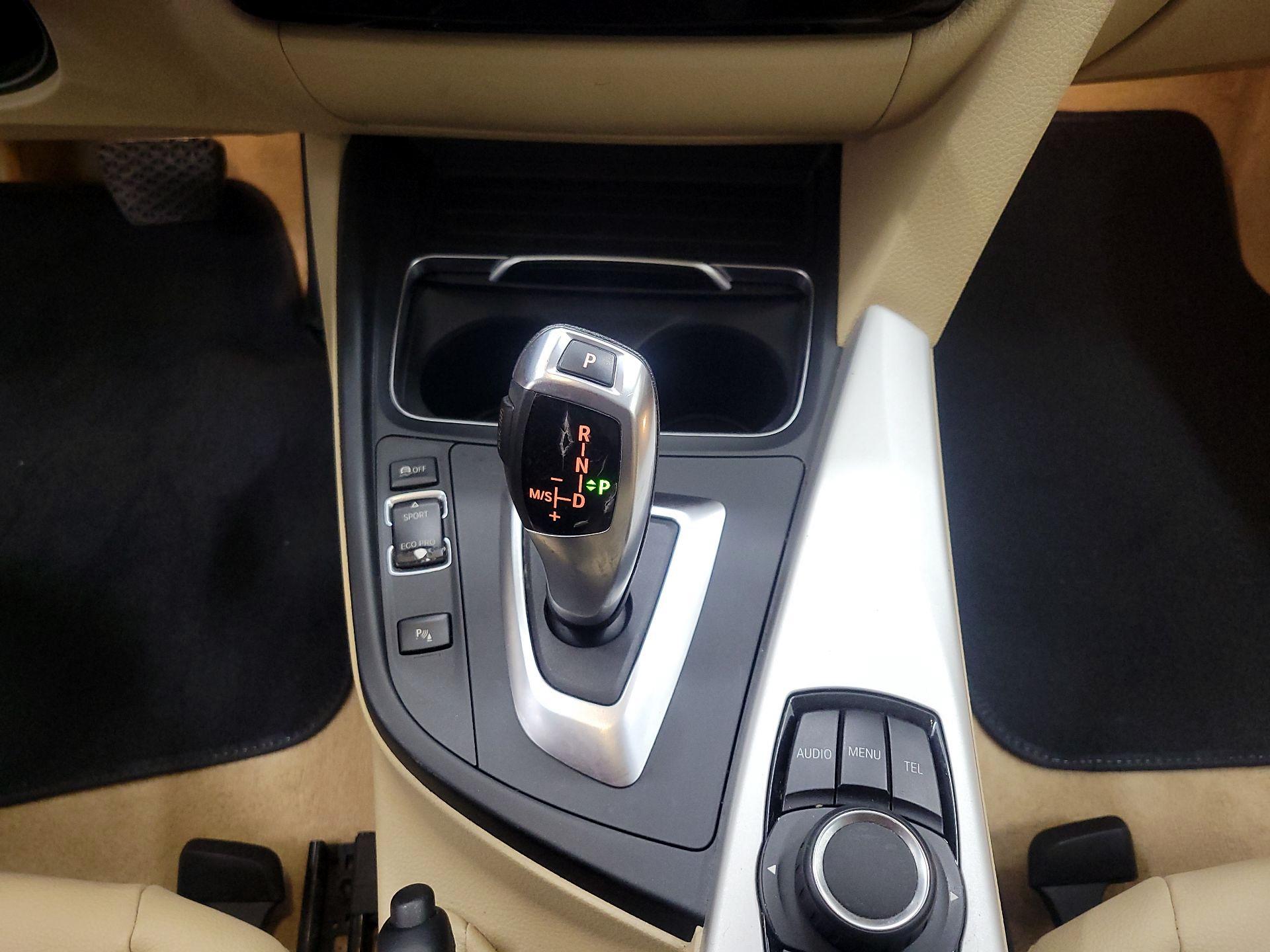 Thumbnail: 2016 BMW 3 Series - 17