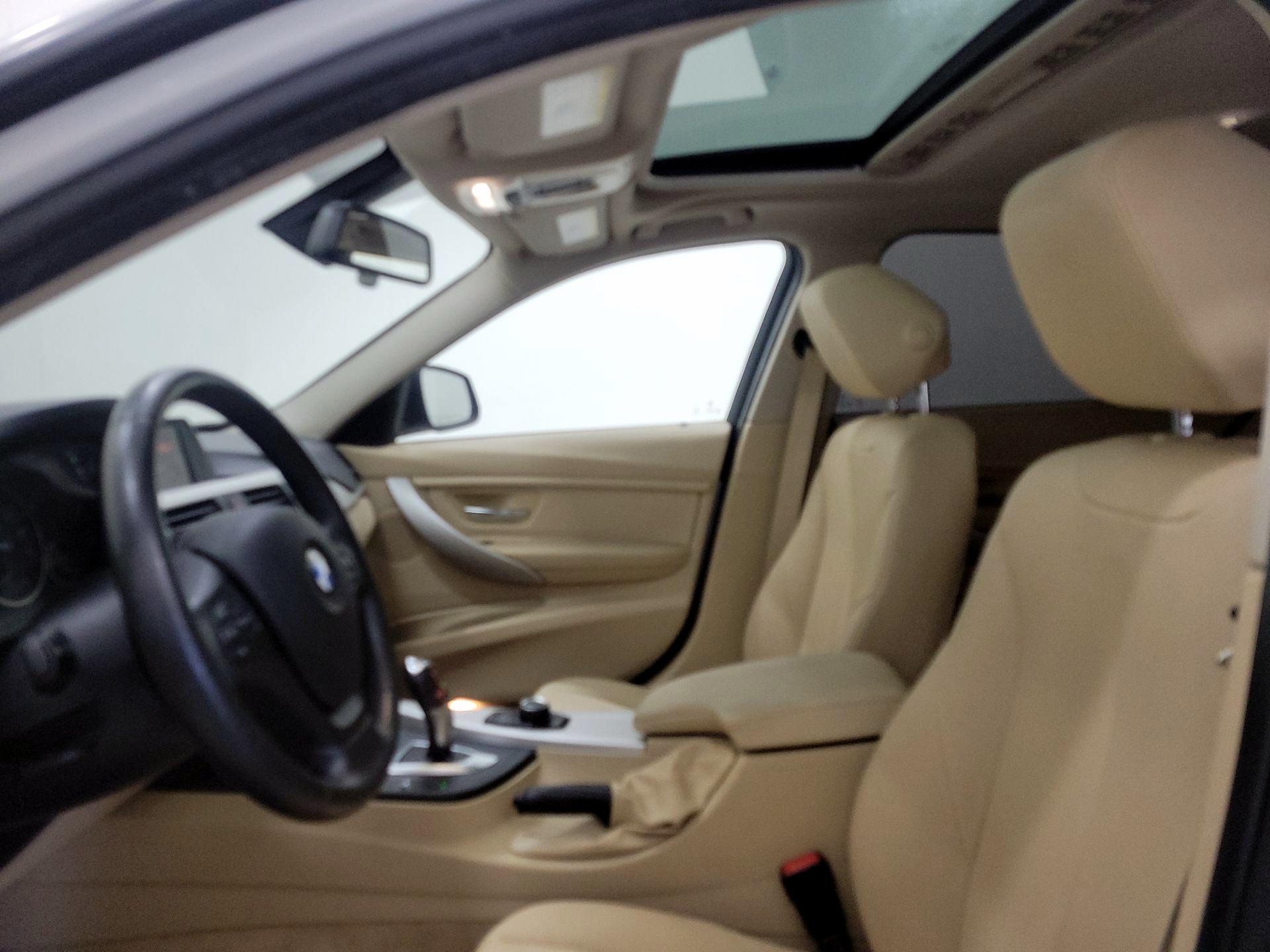 Thumbnail: 2016 BMW 3 Series - 19