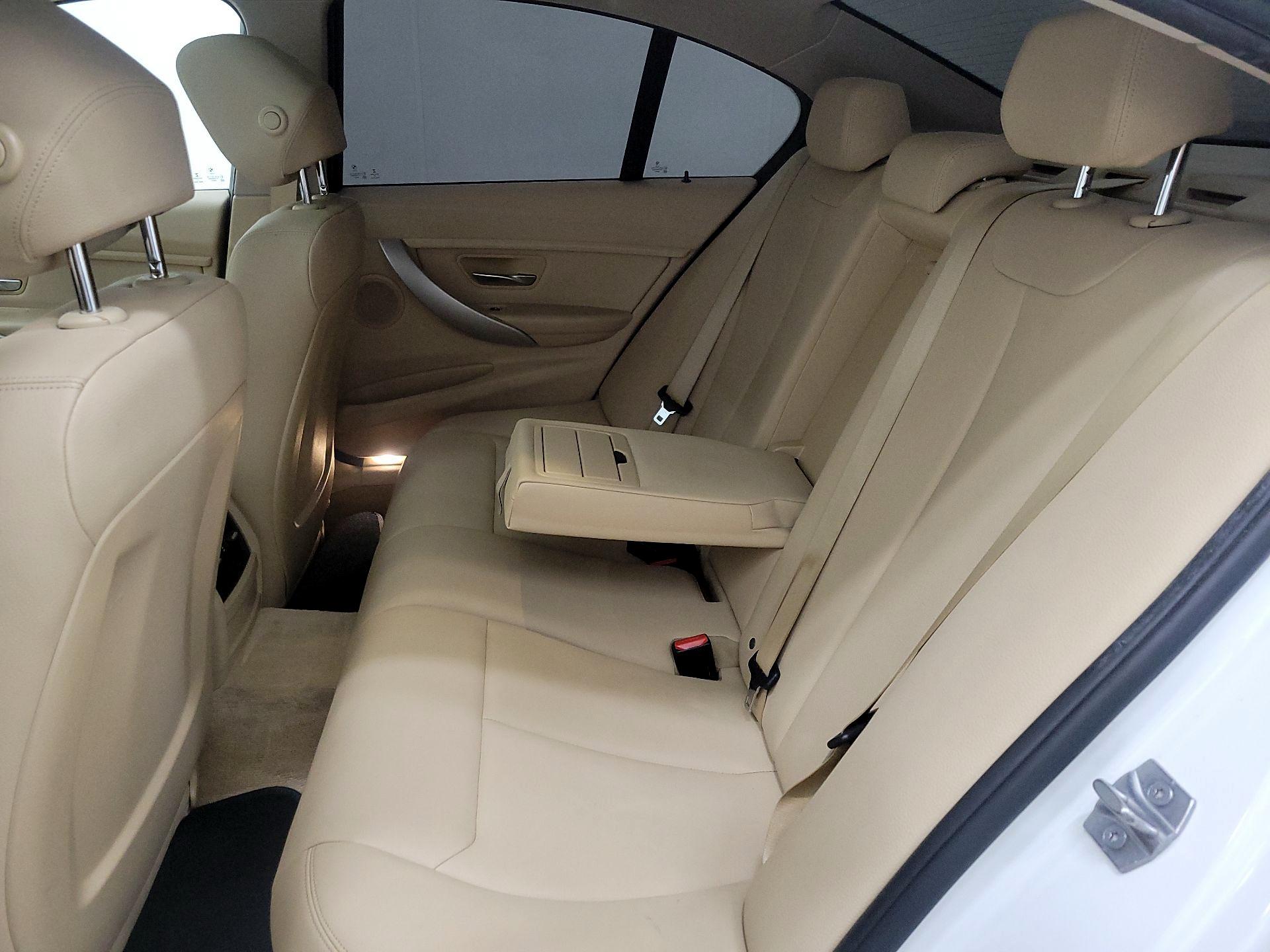 Thumbnail: 2016 BMW 3 Series - 20