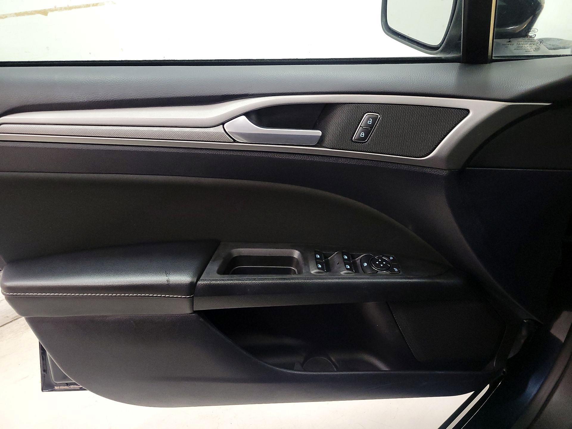 Thumbnail: 2020 Ford Fusion - 12