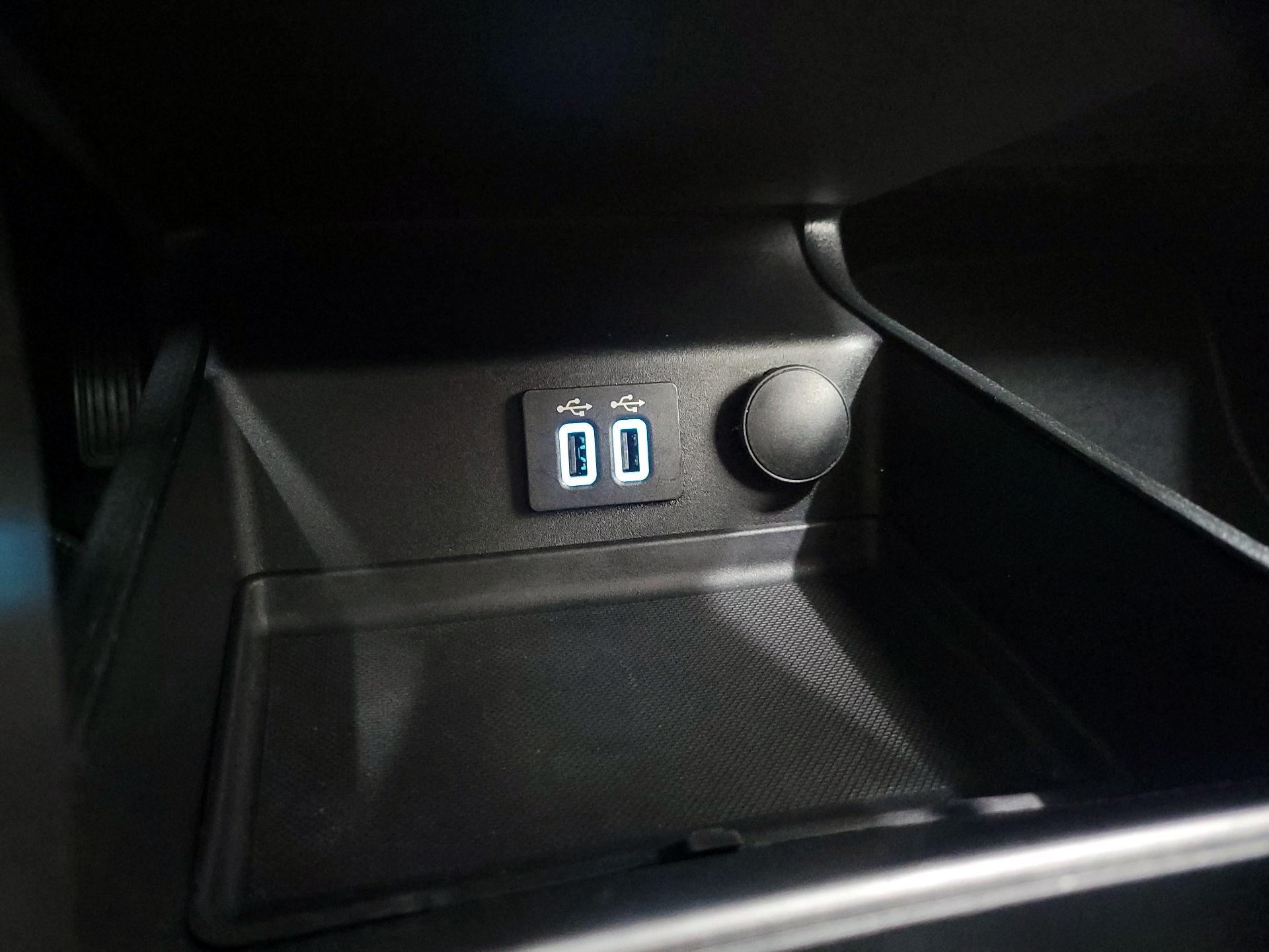 Thumbnail: 2020 Ford Fusion - 19