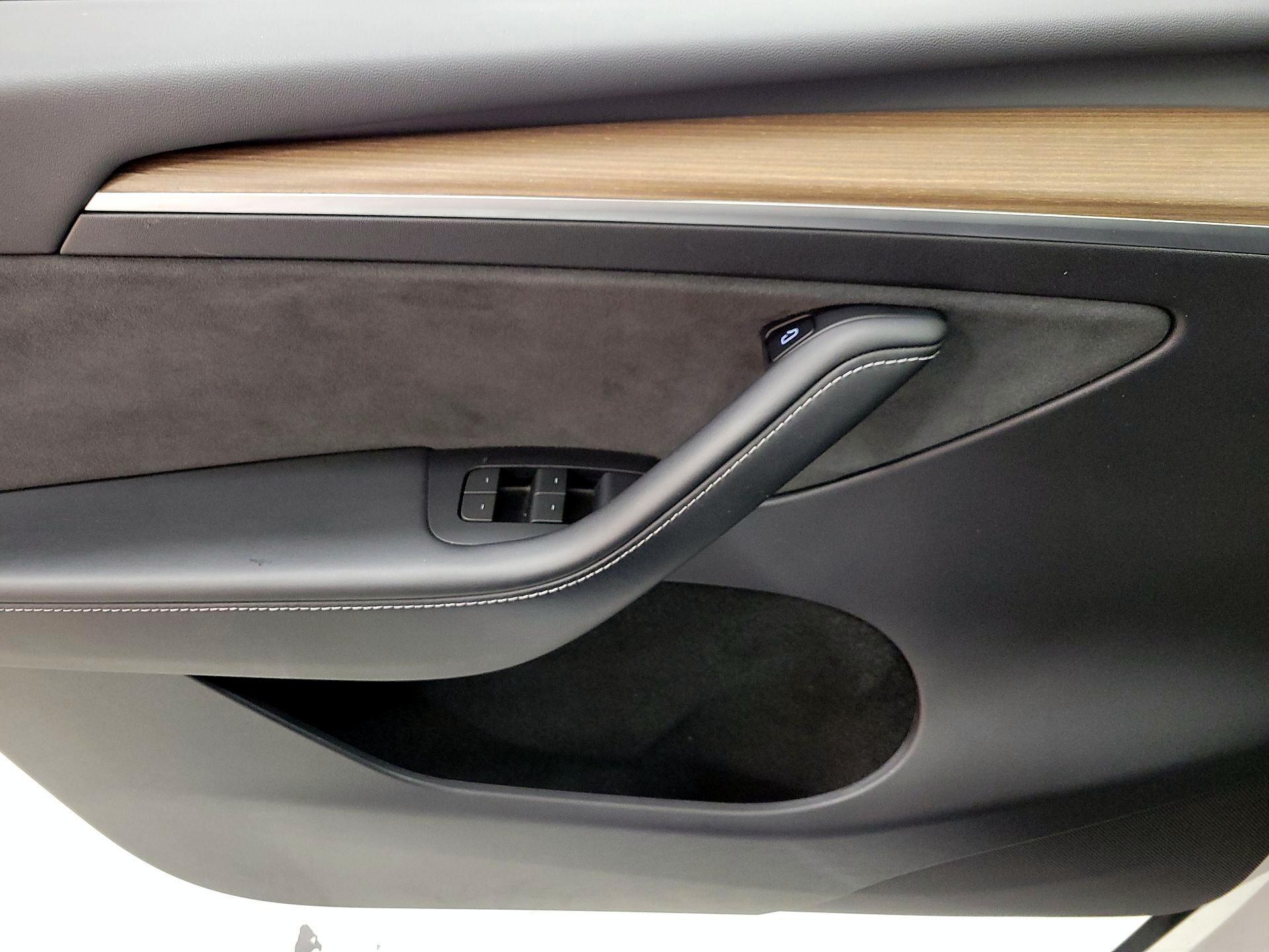 Thumbnail: 2023 Tesla Model Y - 12