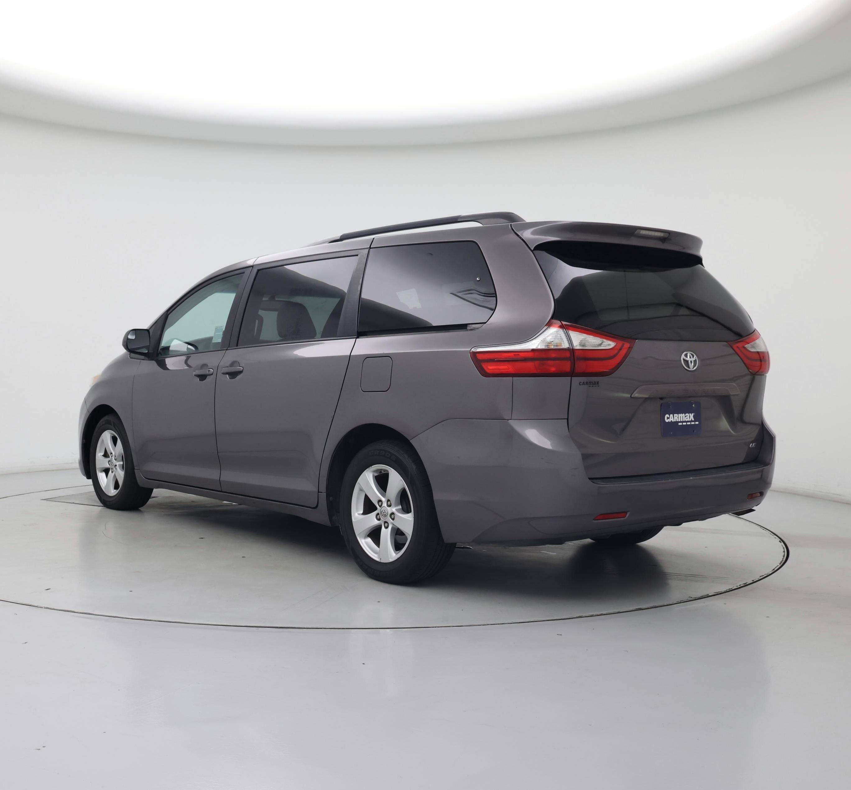 Thumbnail: 2017 Toyota Sienna - 2