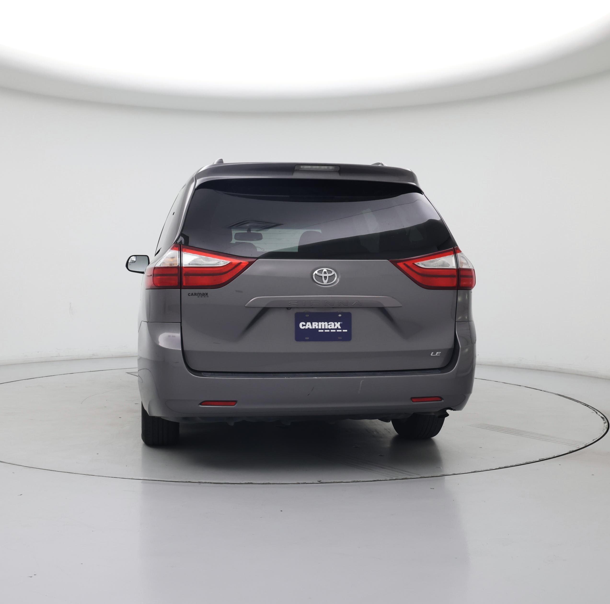 Thumbnail: 2017 Toyota Sienna - 6