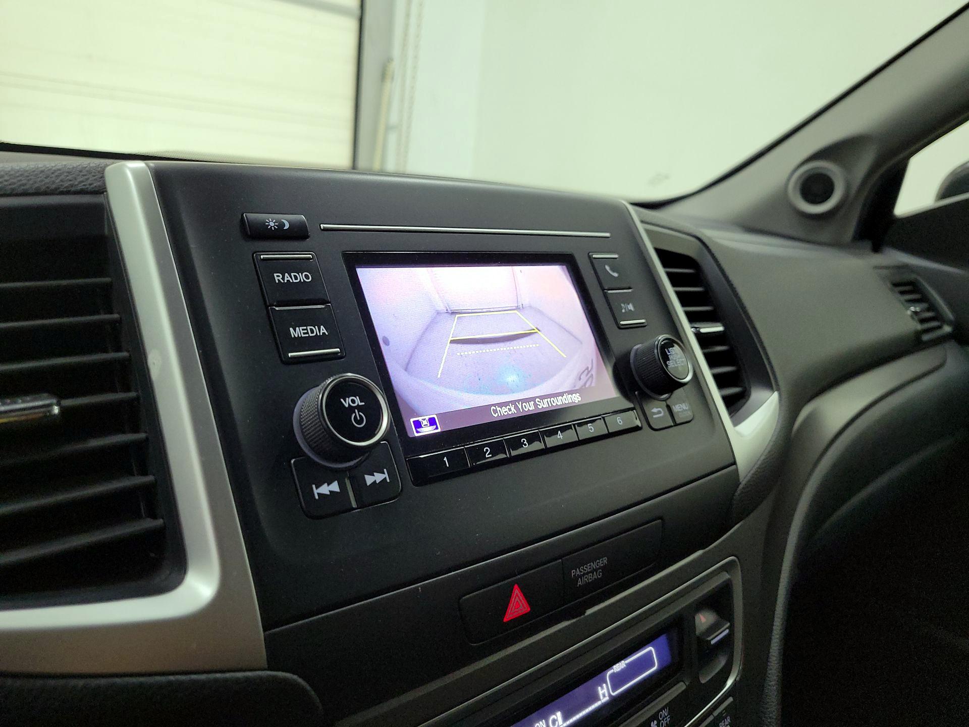 Thumbnail: 2020 Honda Pilot - 14